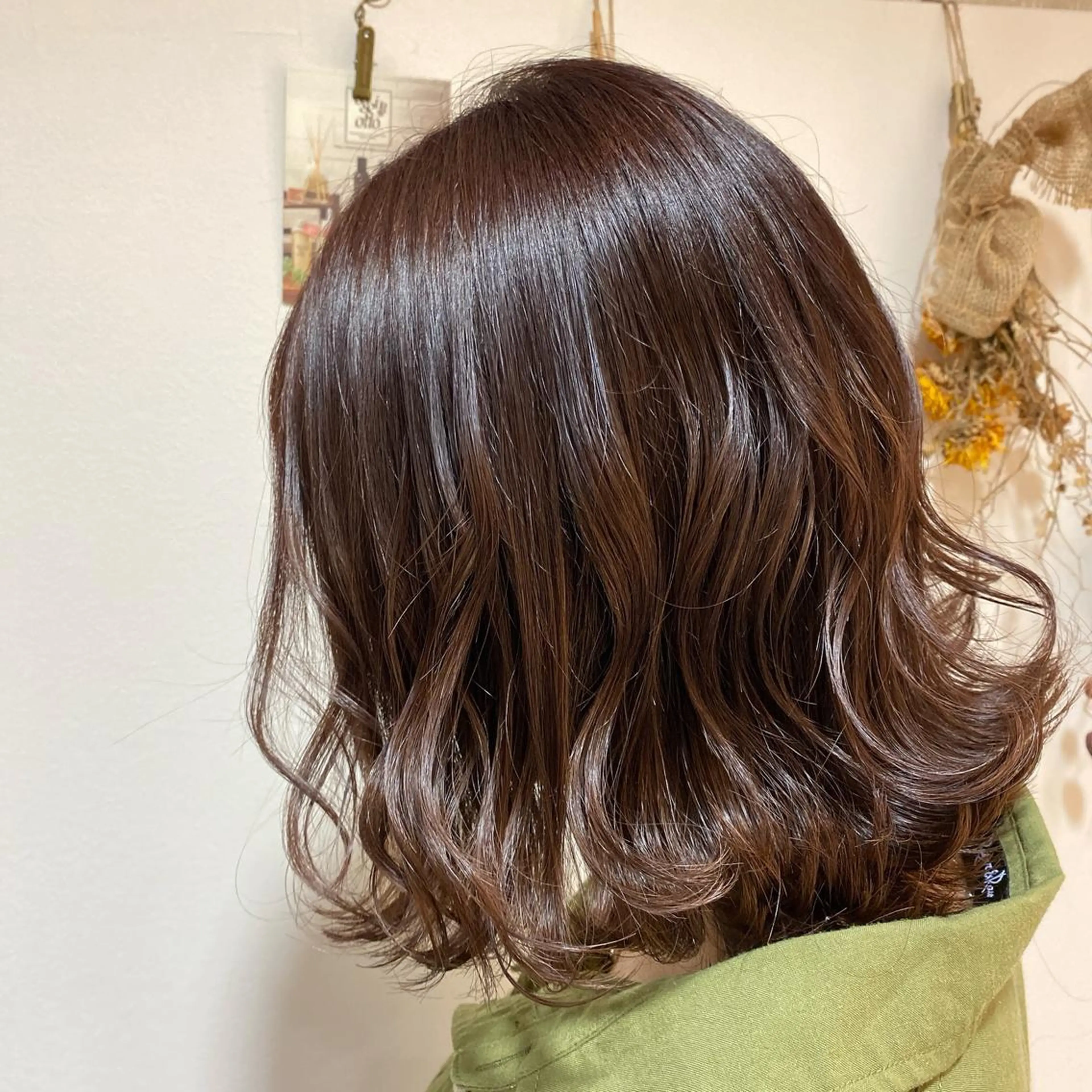 ミディアム 長井 麻帆のヘアスタイル
