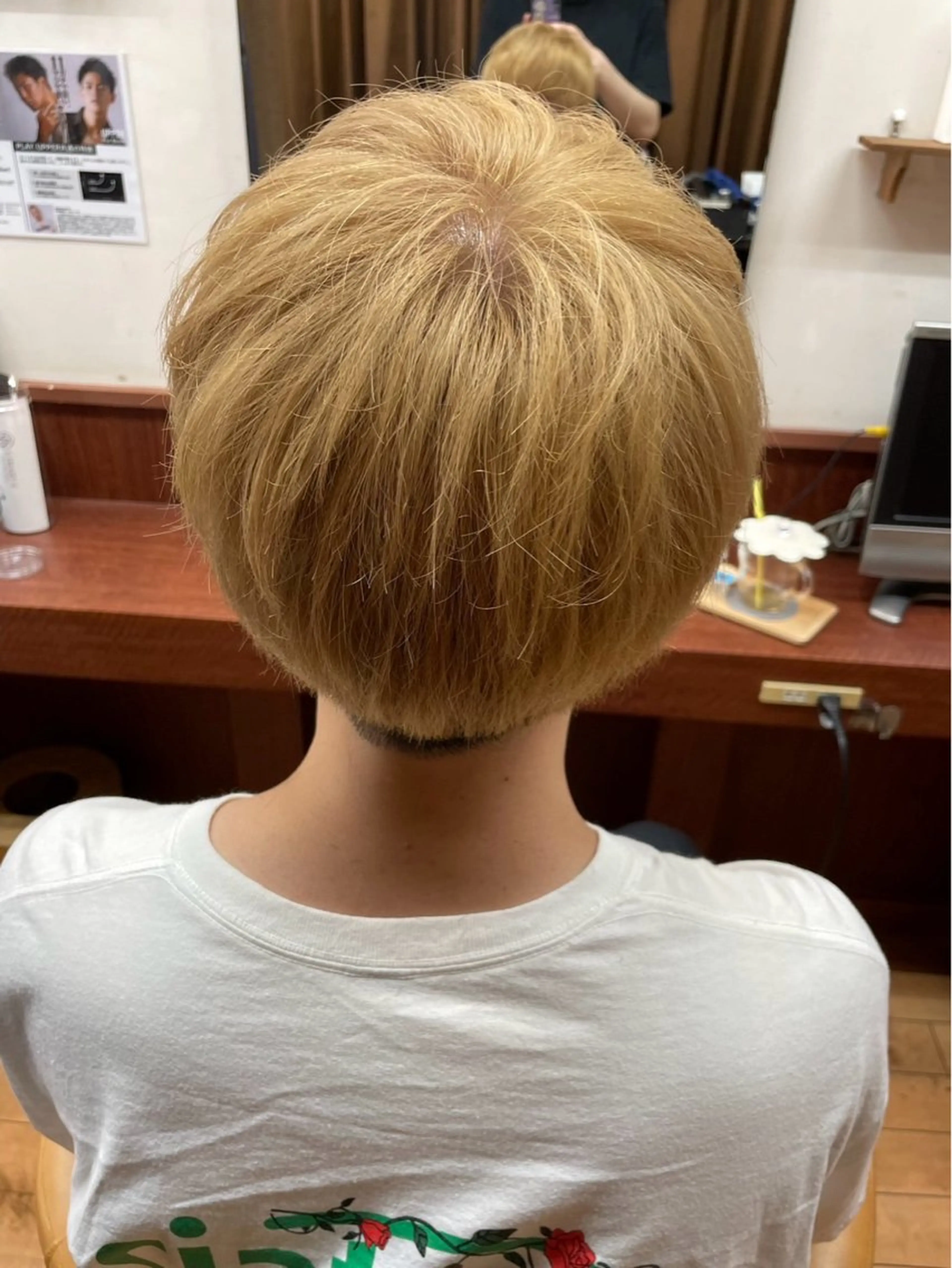 ショート カラー メンズ 🌈派手ハイトーン 🌈平山のヘアスタイル