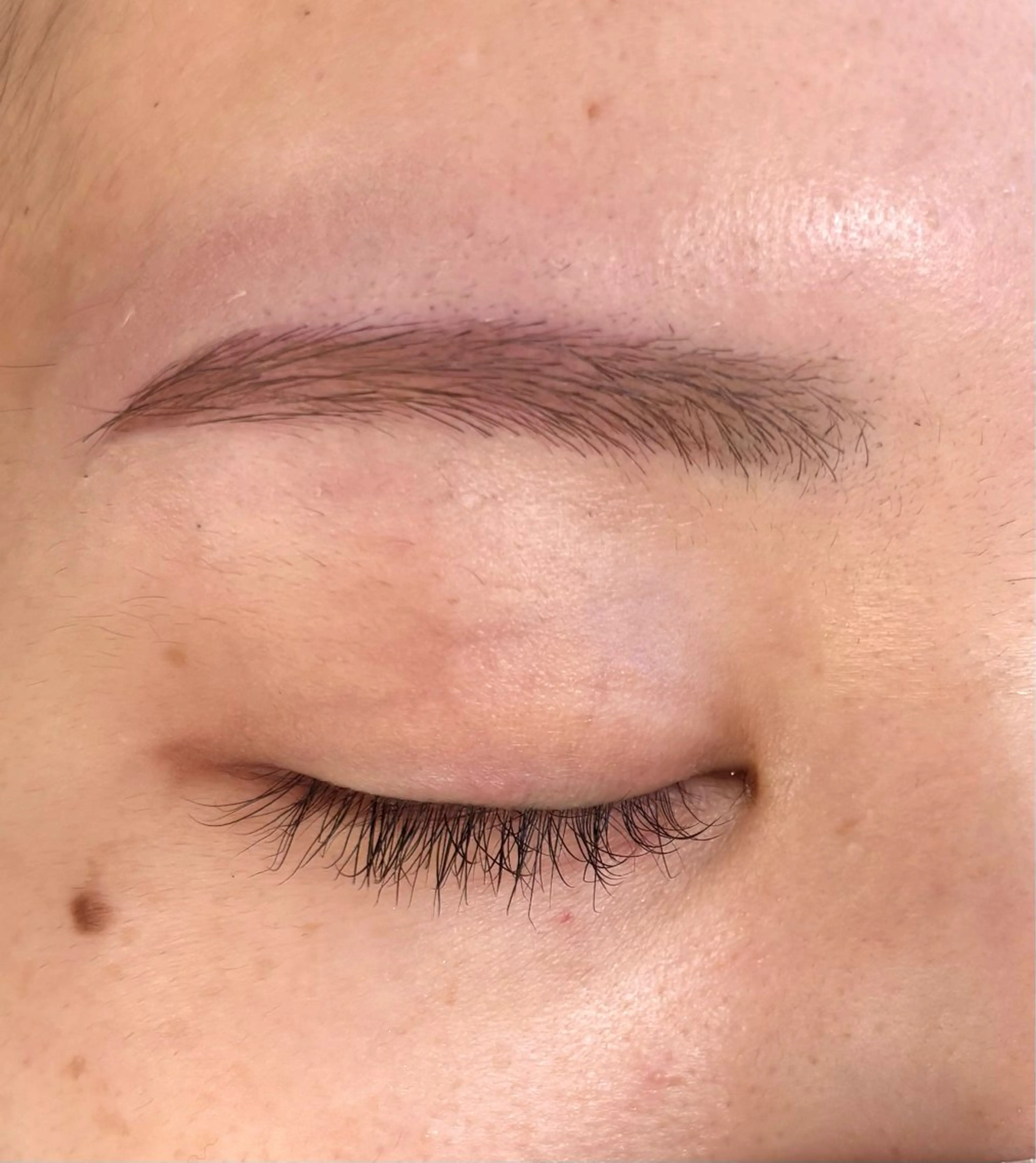 アイブロウ ett norn所属・風間 麻友のマツエク・マツパデザイン