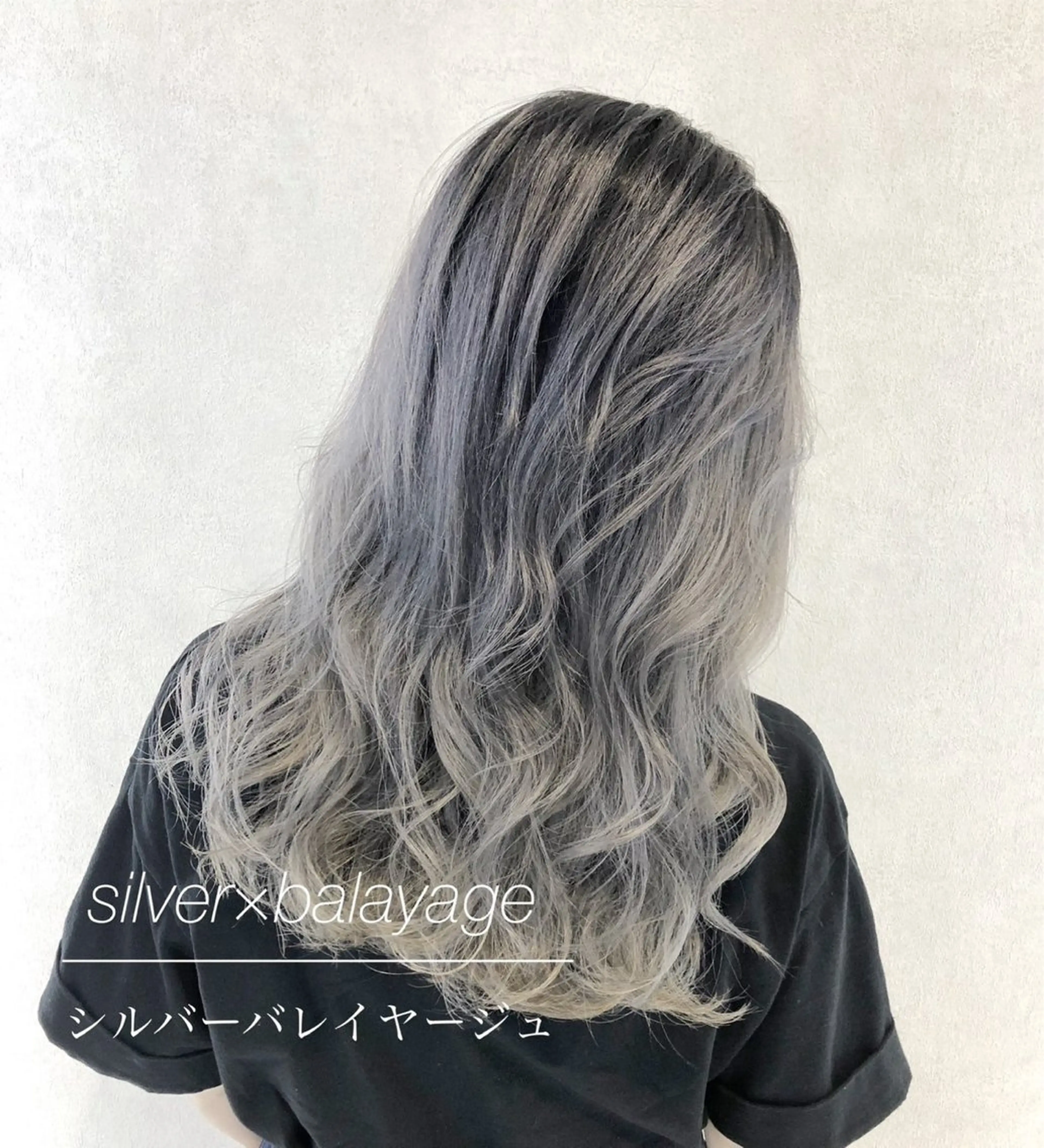 セミロング カラー バレイヤージュ ハイトーンカラー シルバー エクステ レイヤーカット 代表/七瀬/ギャル/ シールエクステ/渋谷のヘアスタイル