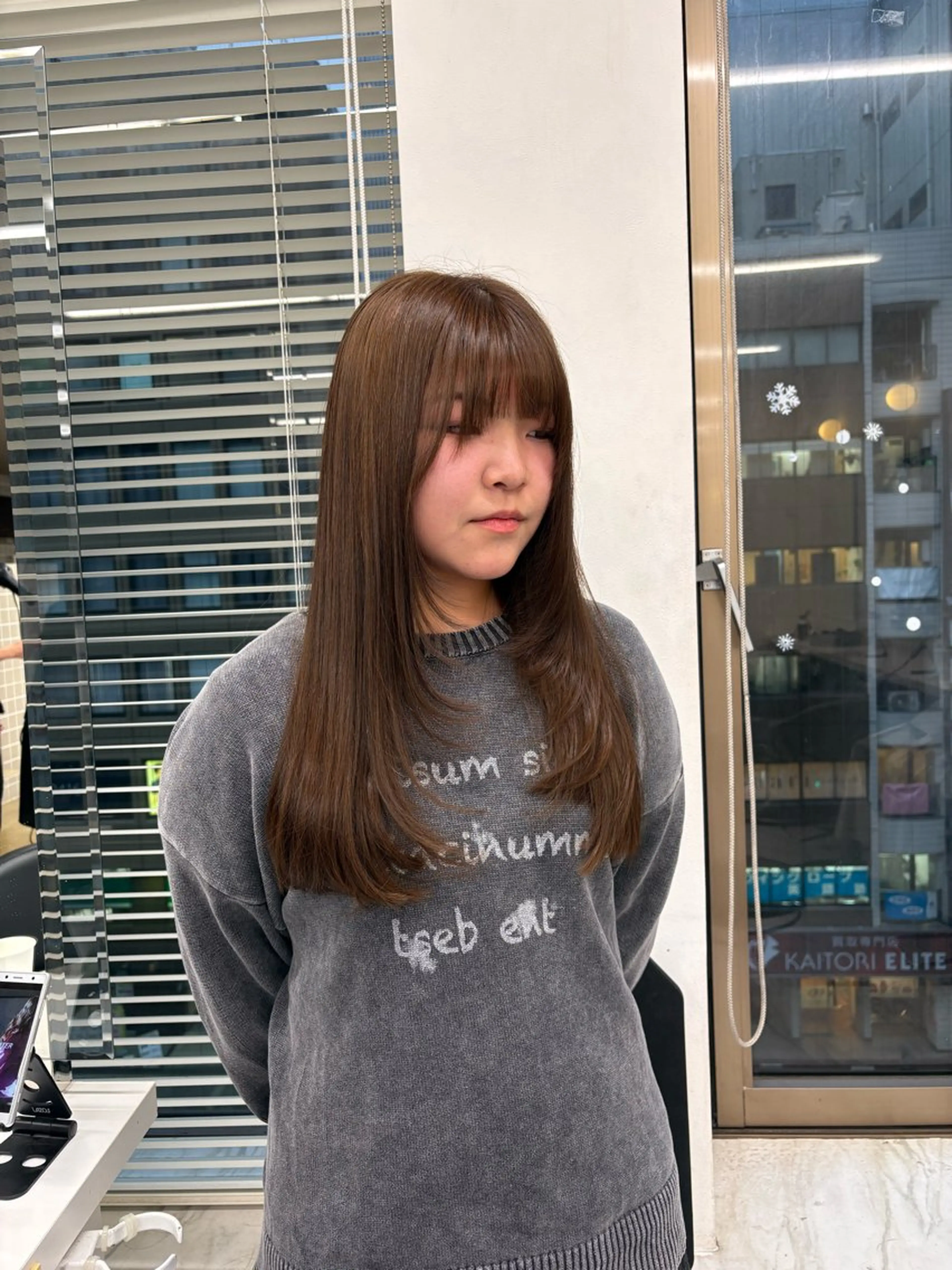 カラー ヘアカラー トリートメント ベージュ／ブラウン/ ナチュラルレイヤーのヘアスタイル