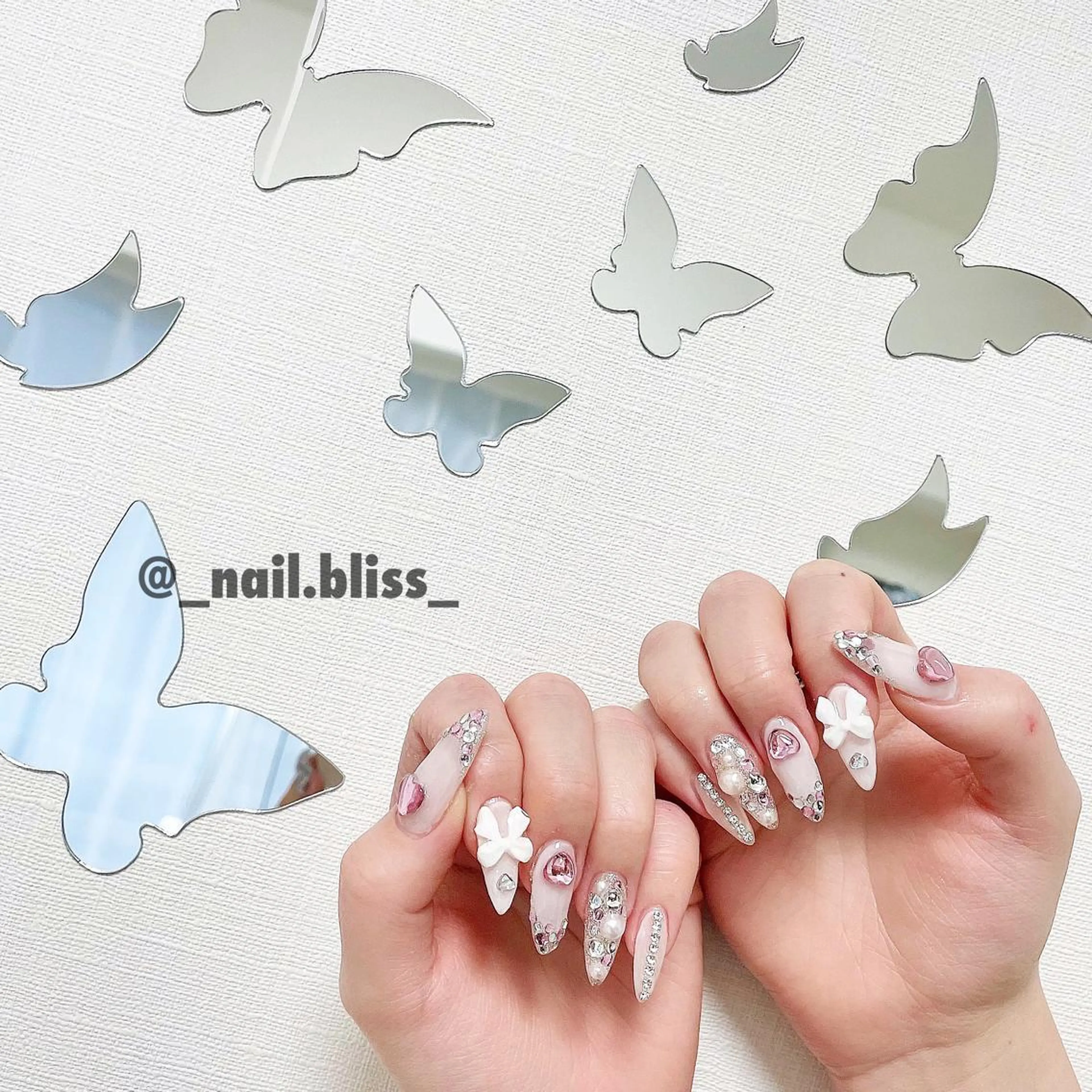 ネイル フレンチネイル ストーンネイル ハンドネイル NAIL BLISSのネイルデザイン