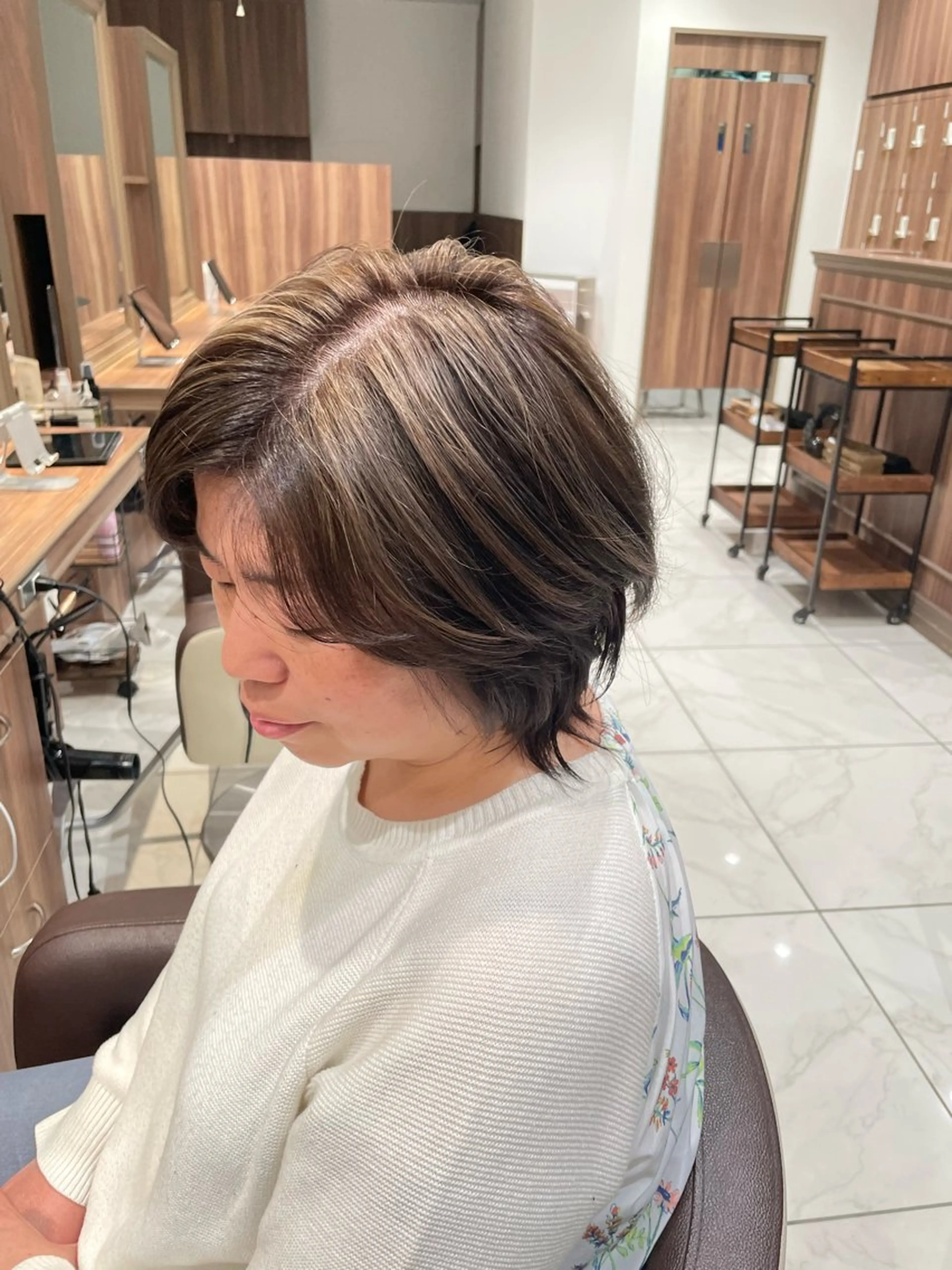ミディアム カラー バレイヤージュ レイヤーカット カット ヘアカラー 🇰🇷韓国ヘア★ 副店長.쿠리타⭐︎のヘアスタイル