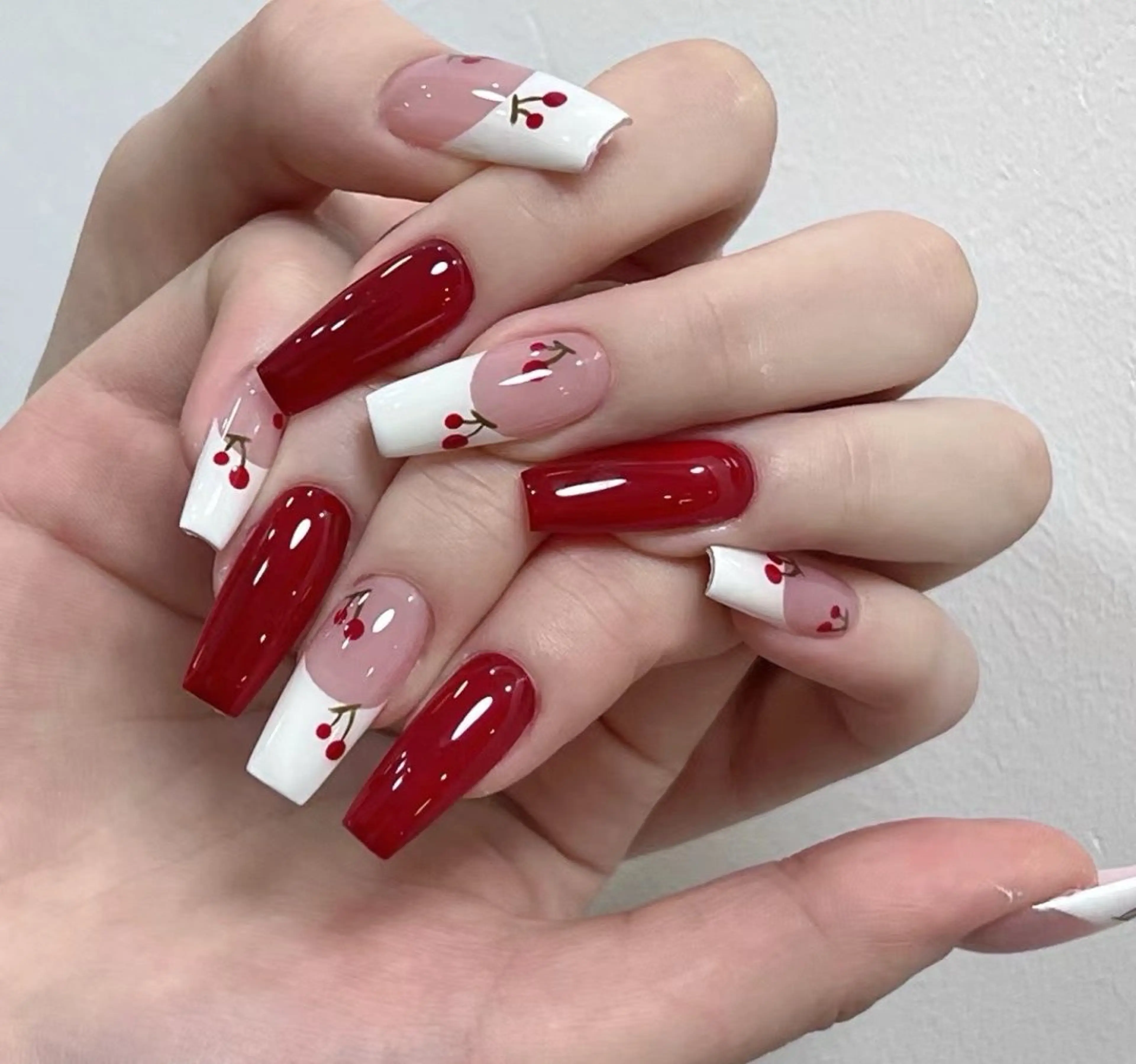 ネイル pink ladyサロン所属・べ にのネイルデザイン