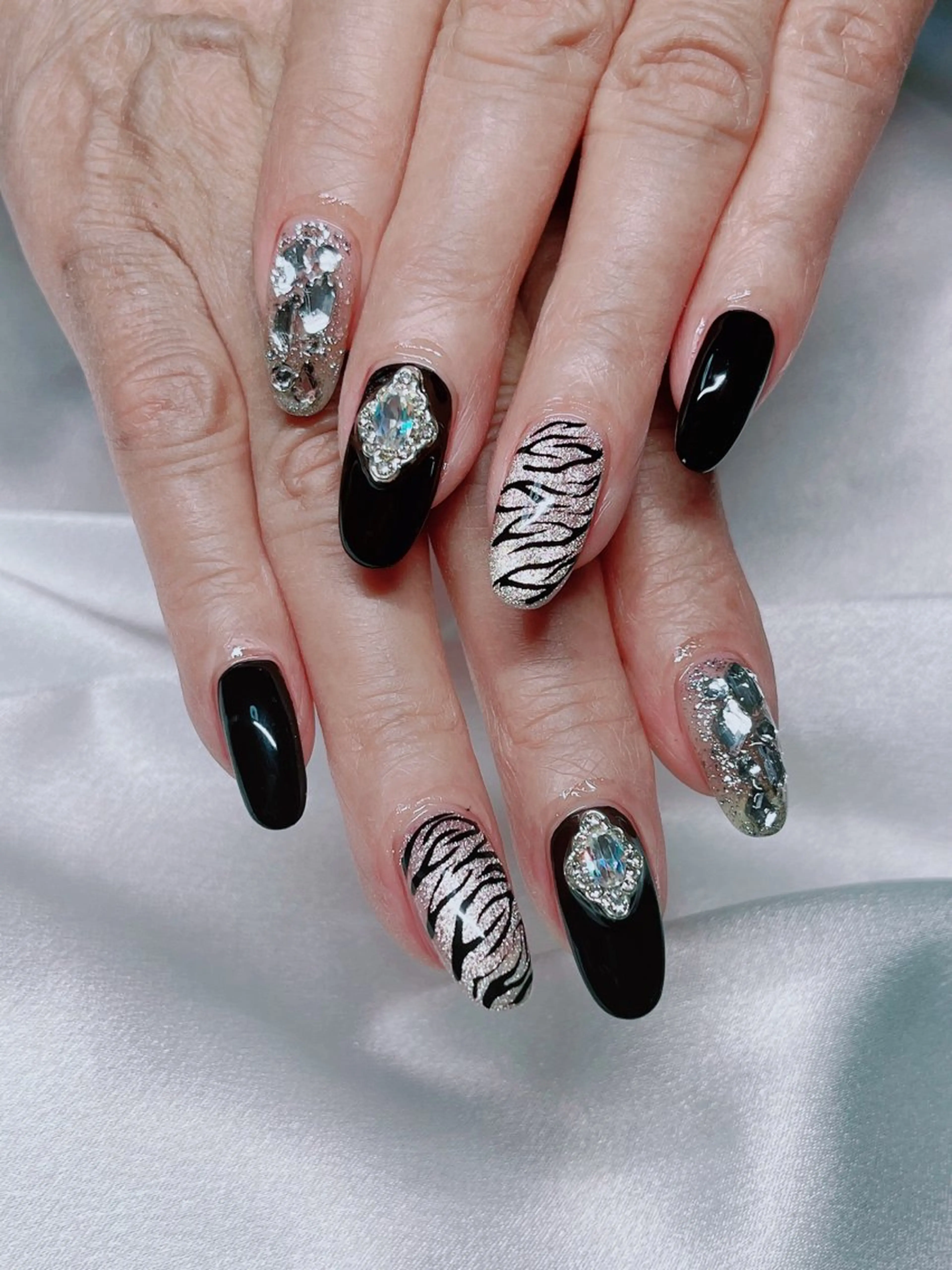 ネイル Cutil Nailsalon所属・Cutil. Nail🌈のネイルデザイン