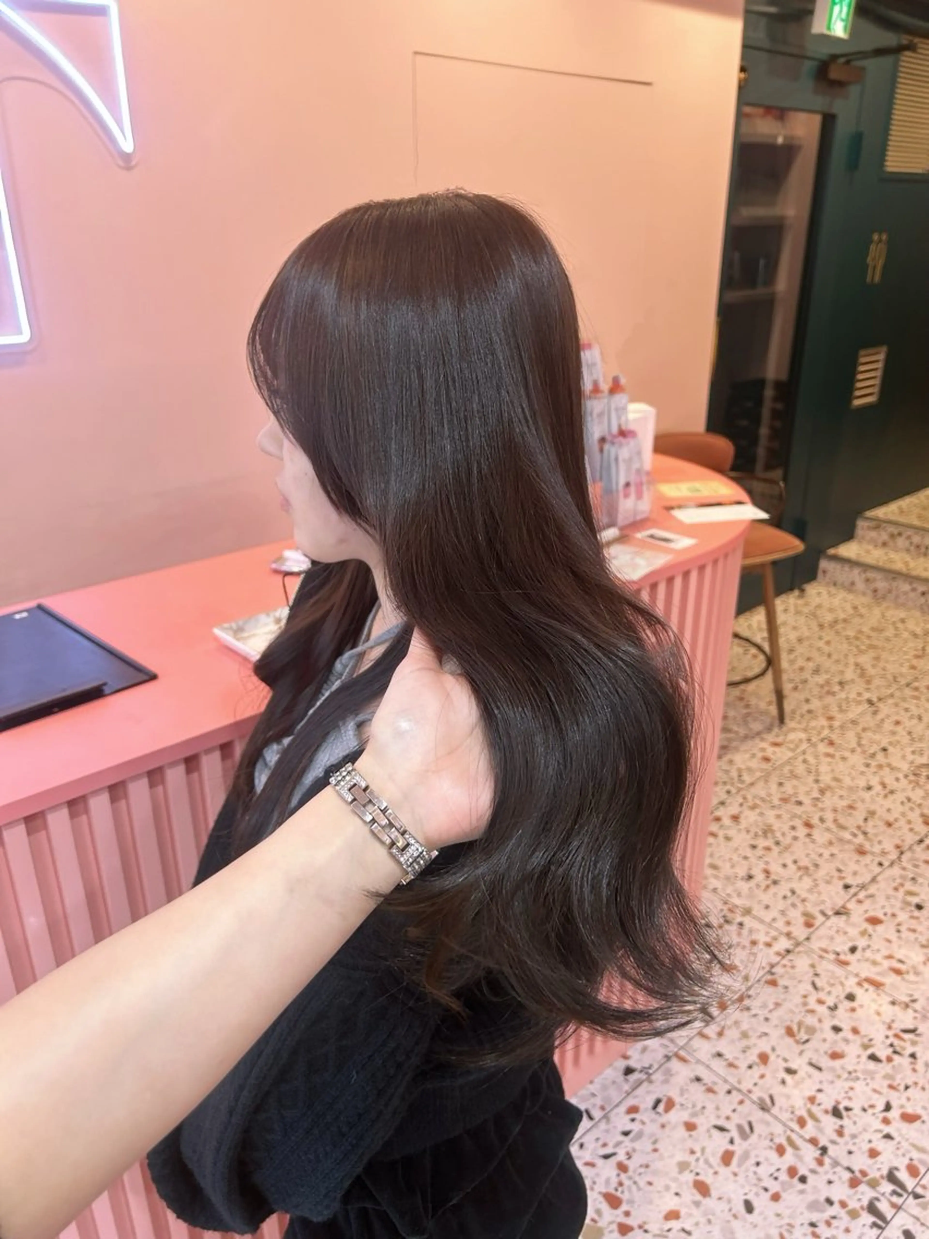 ミディアム カット ヘアカラー トリートメント 𝑺𝑨𝑨𝒀𝑨 渋谷ワンホンHairのヘアスタイル