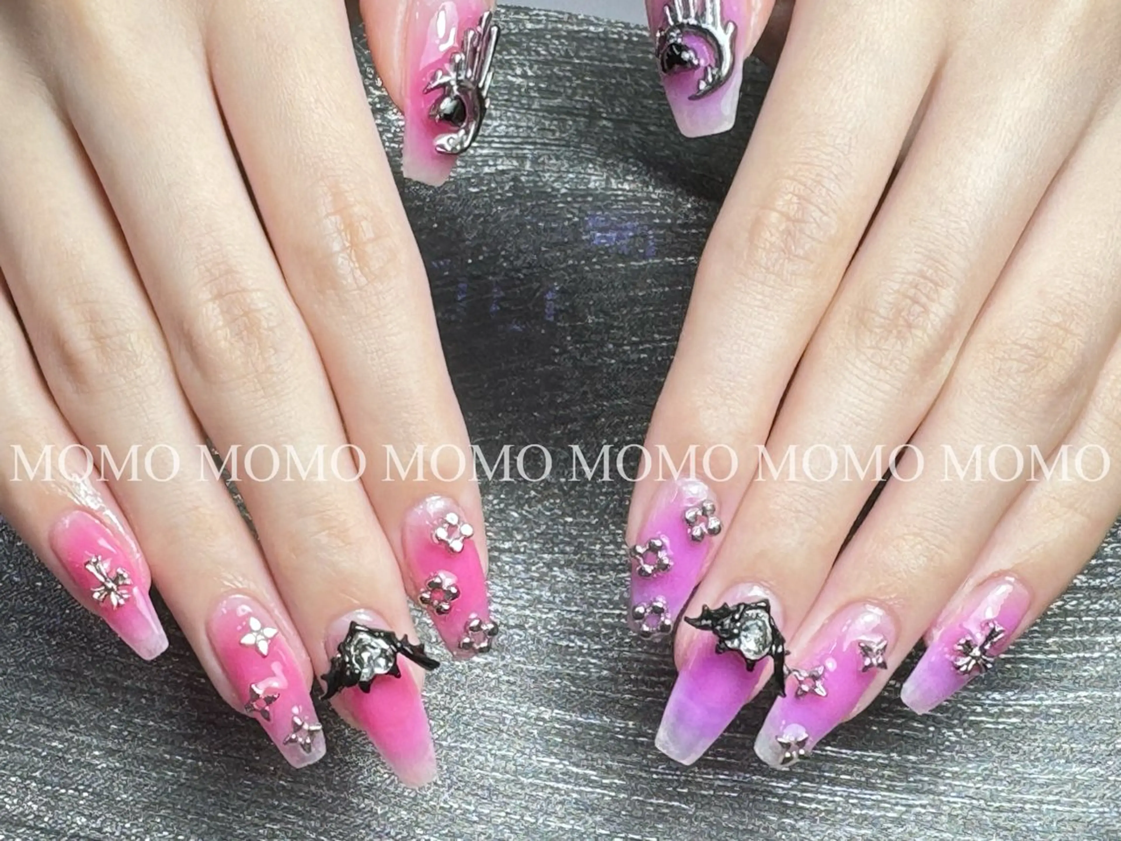 ネイル チークネイル ハンドネイル MOMO nail所属・NIITSU 川崎のネイルデザイン