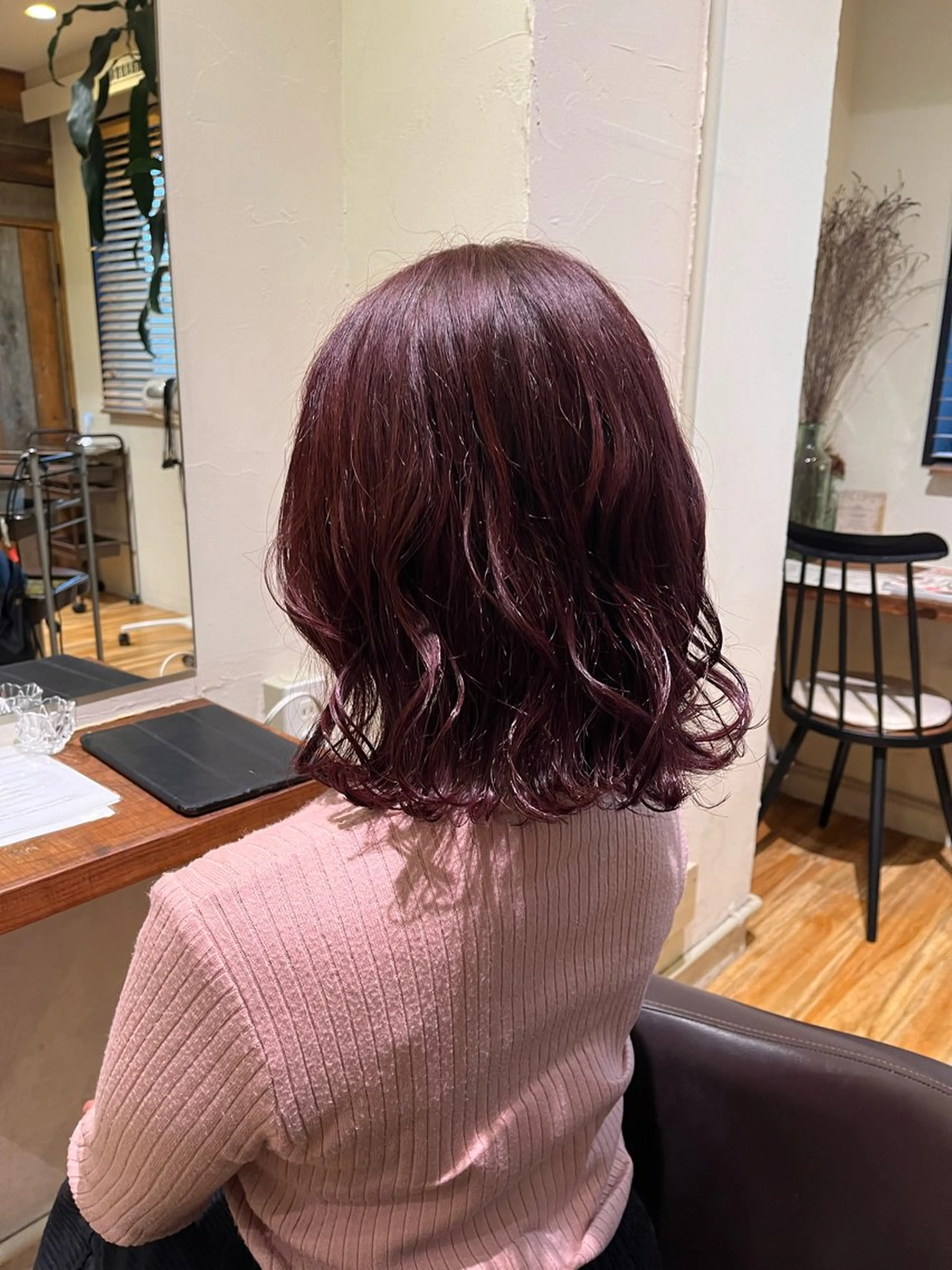 ミディアム カラー アディクシーカラー ベージュカラー カシス グレージュ ハイライトカラー カット ヘアカラー トリートメント 梅山 美侑のヘアスタイル