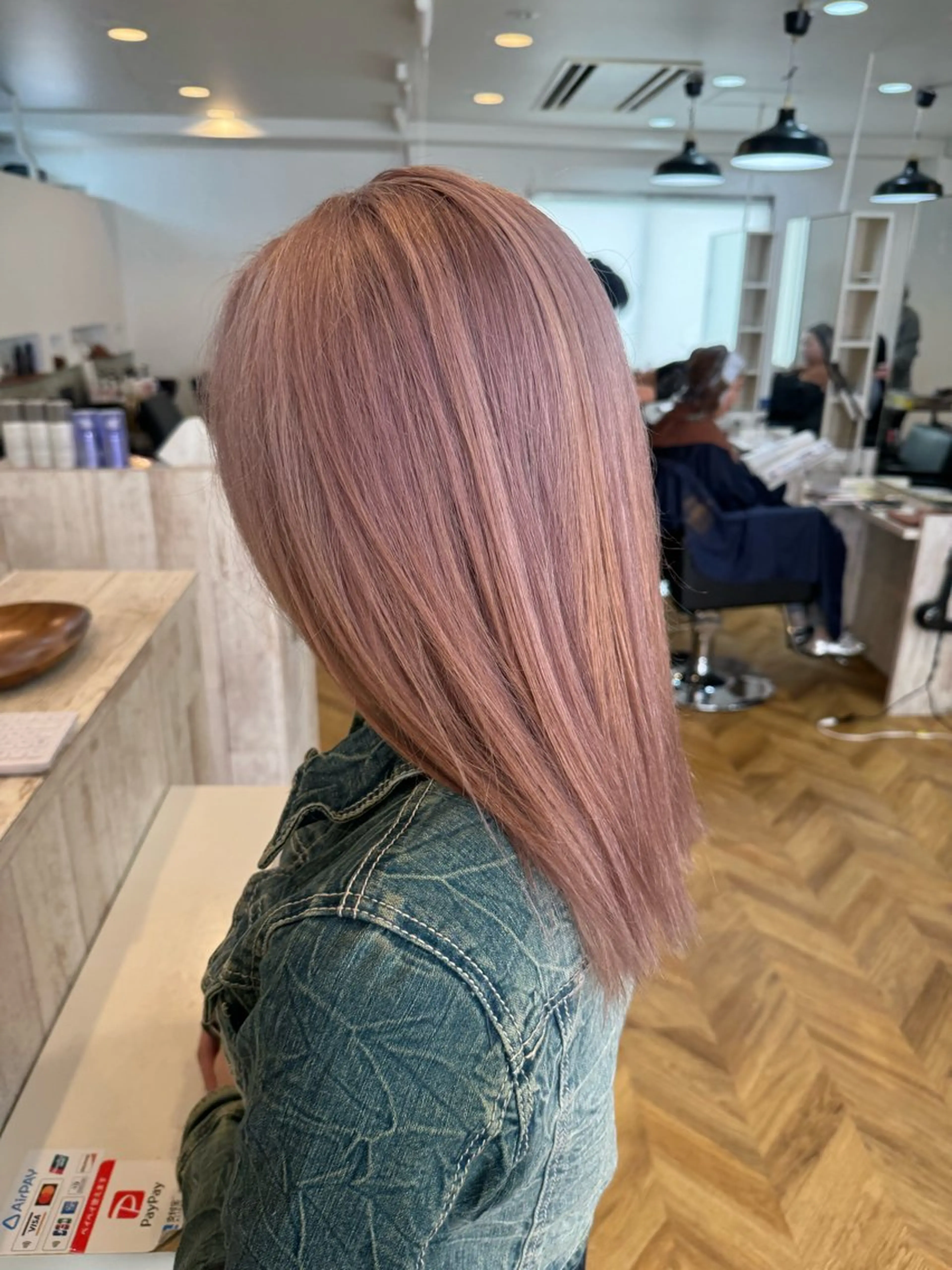 ミディアム カラー ベージュカラー ピンクカラー ピンクベージュ Elissumeda所属・ブリーチ特化 梅田本多翔のヘアスタイル