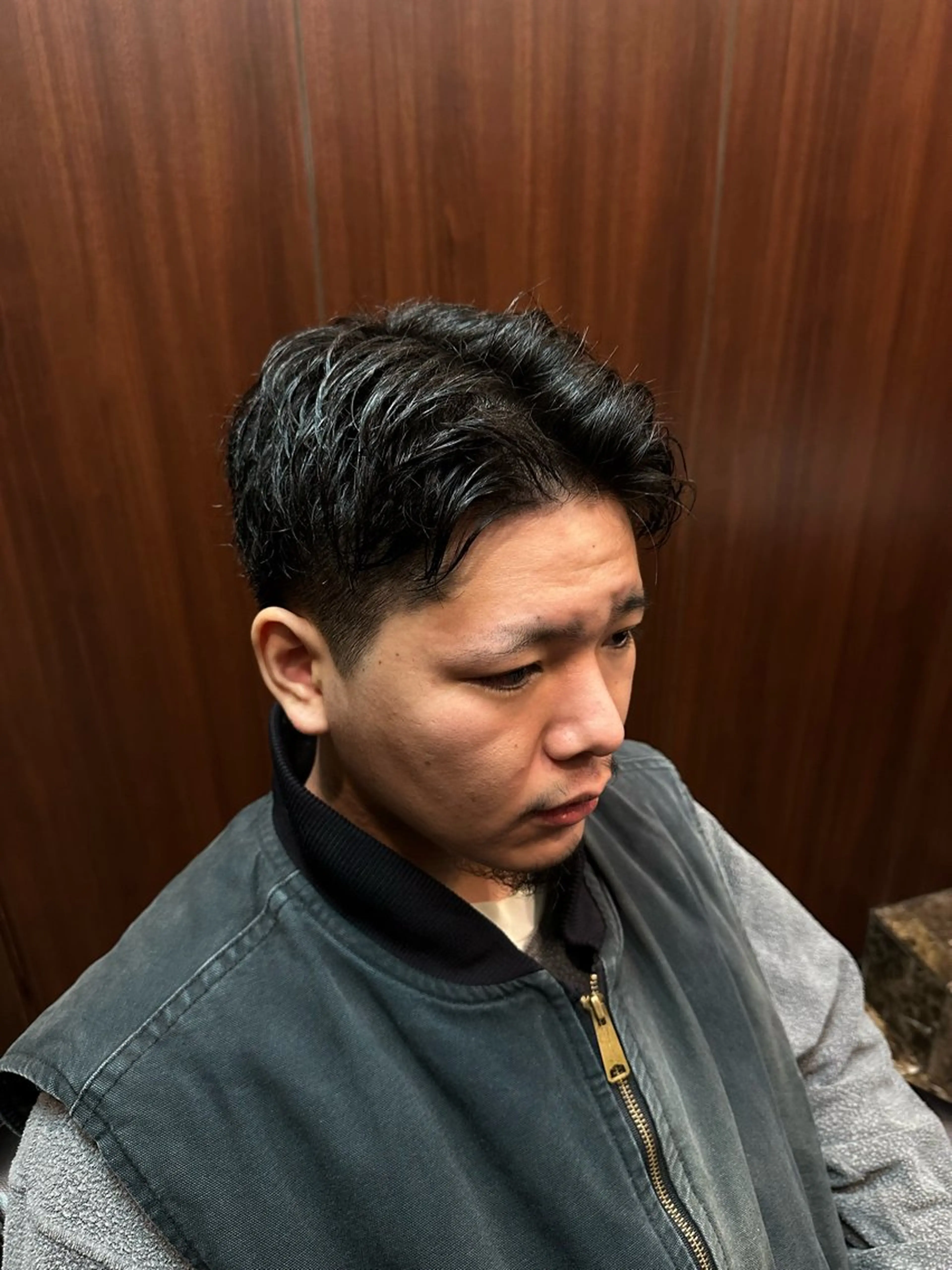 ショート パーマ メンズ センターパート ショートヘア 栗原 周太郎のヘアスタイル