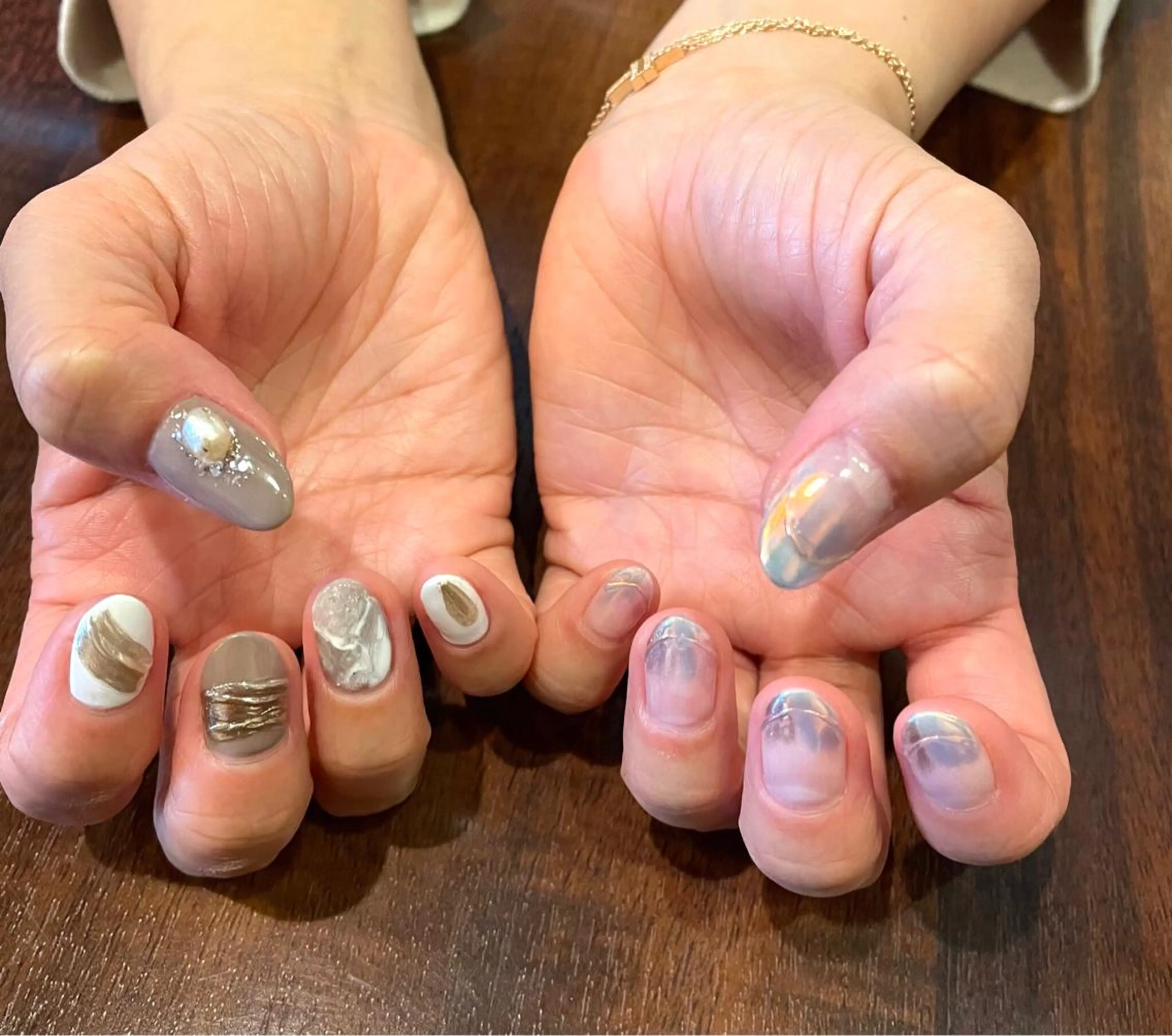 ネイル オーロラネイル フレンチネイル ミラーネイル ニュアンスネイル Ｈ3（エイチスリー）所属・H3 hitoのネイルデザイン