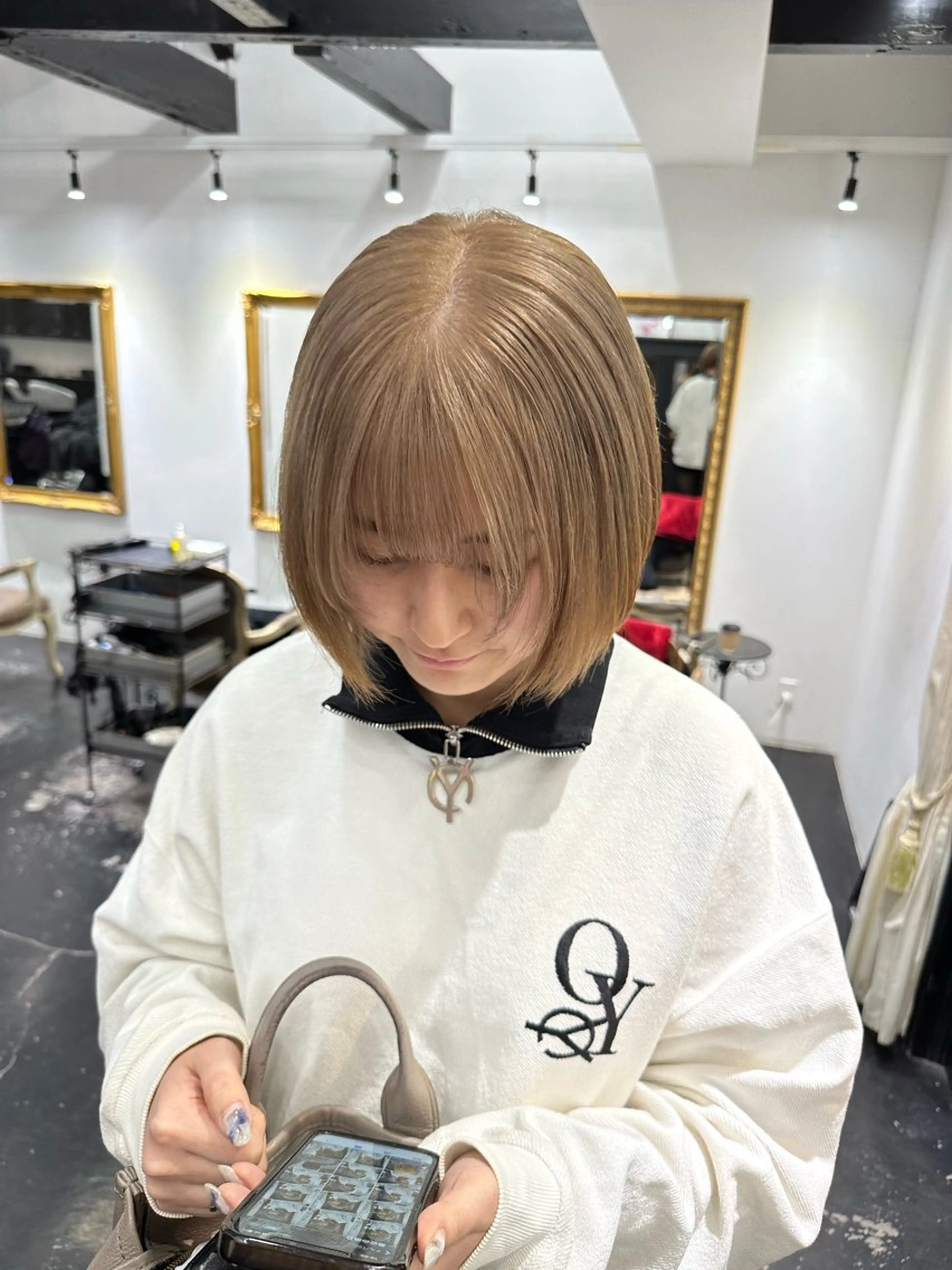 ショート カラー ベージュカラー ブリーチ REAL 心斎橋所属・ブリーチ/ベージュ /ピンク🦋ナツミのヘアスタイル