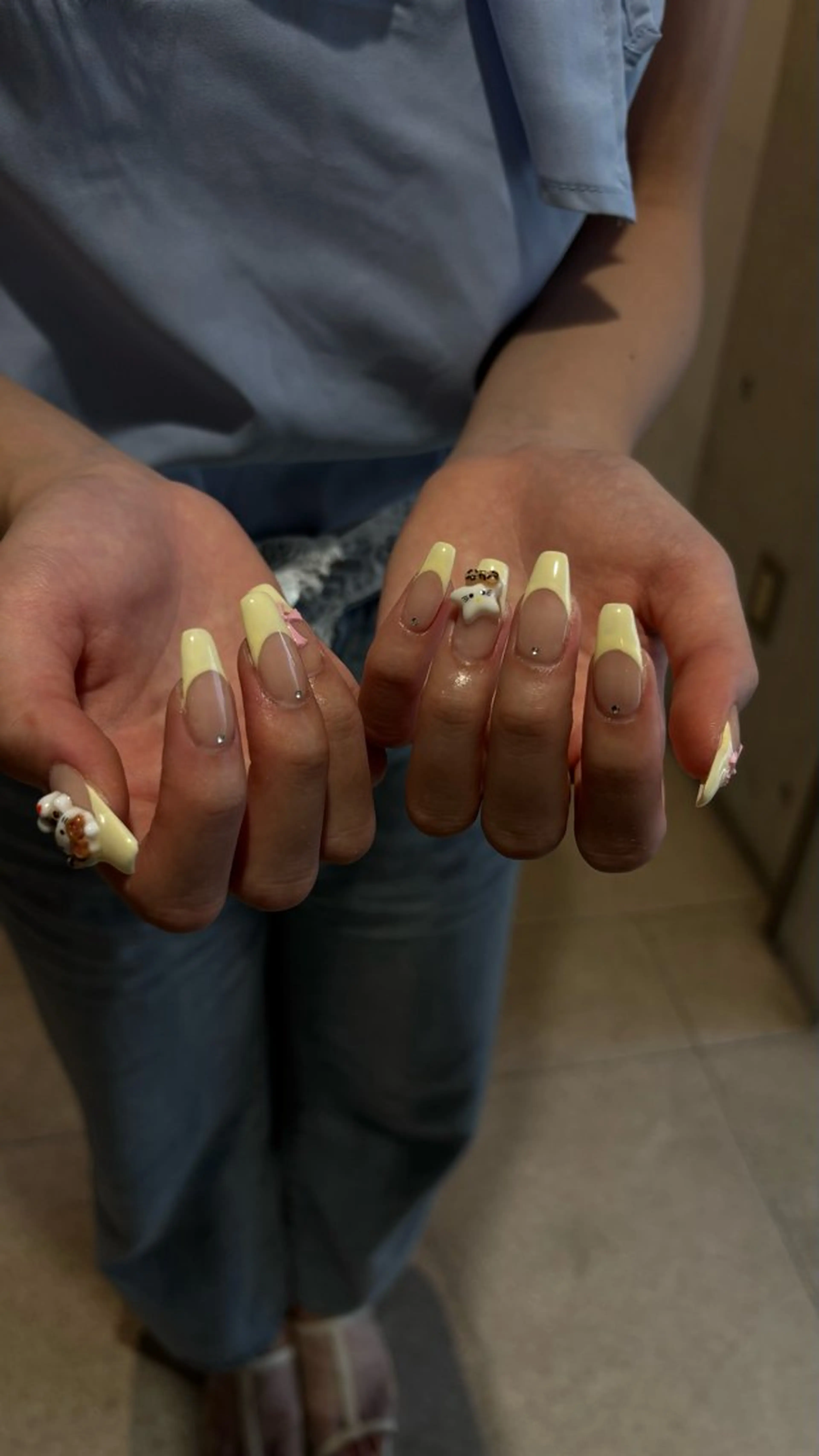 ネイル フレンチネイル 黄色 ネイルサロンマーノ所属・mano Hanaのネイルデザイン