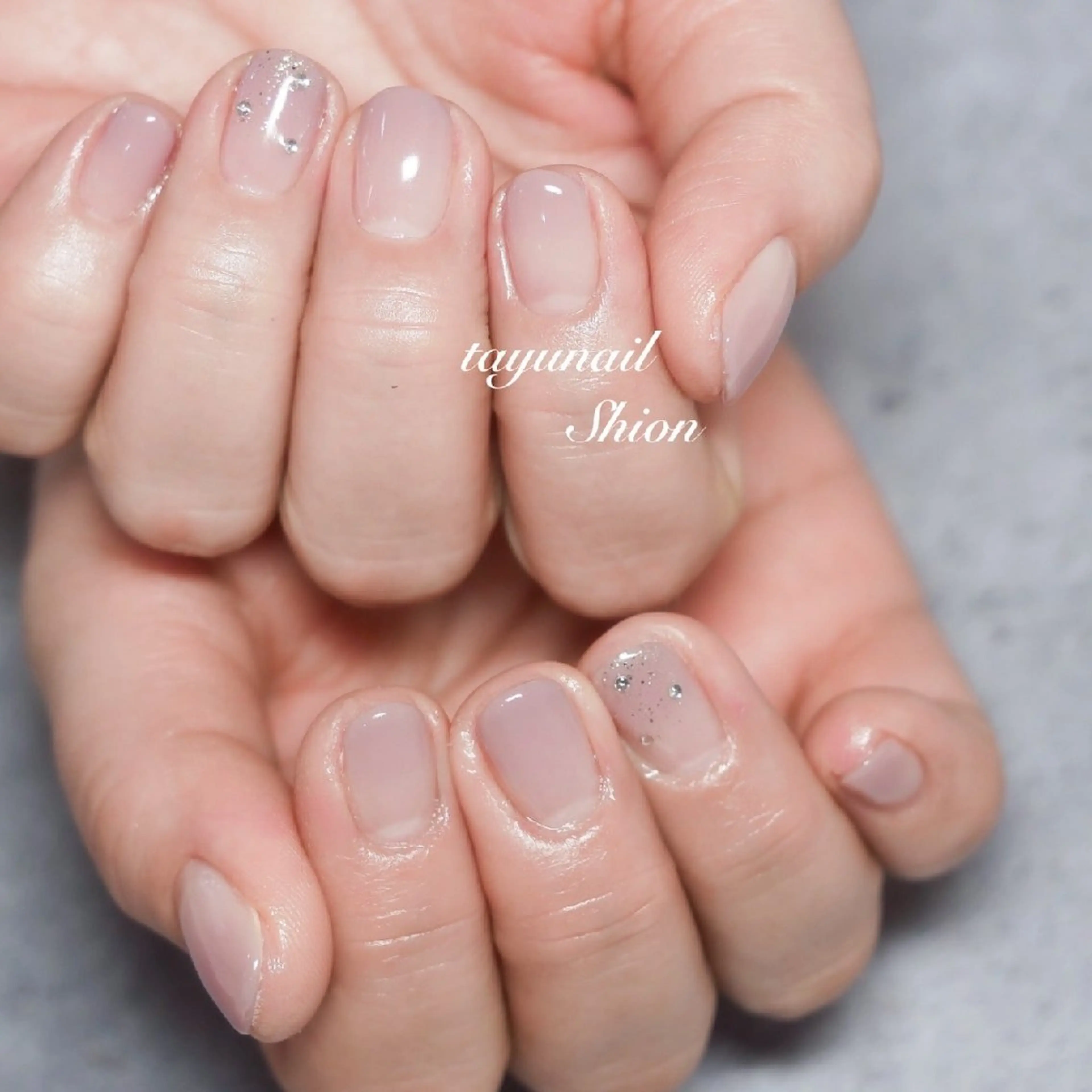 ネイル ジェルネイル グラデーション パラジェル ストーンネイル 冬ネイル ネイルサロン・ネイルスクール　たゆnail所属・ネイルサロン 【たゆnail】のネイルデザイン