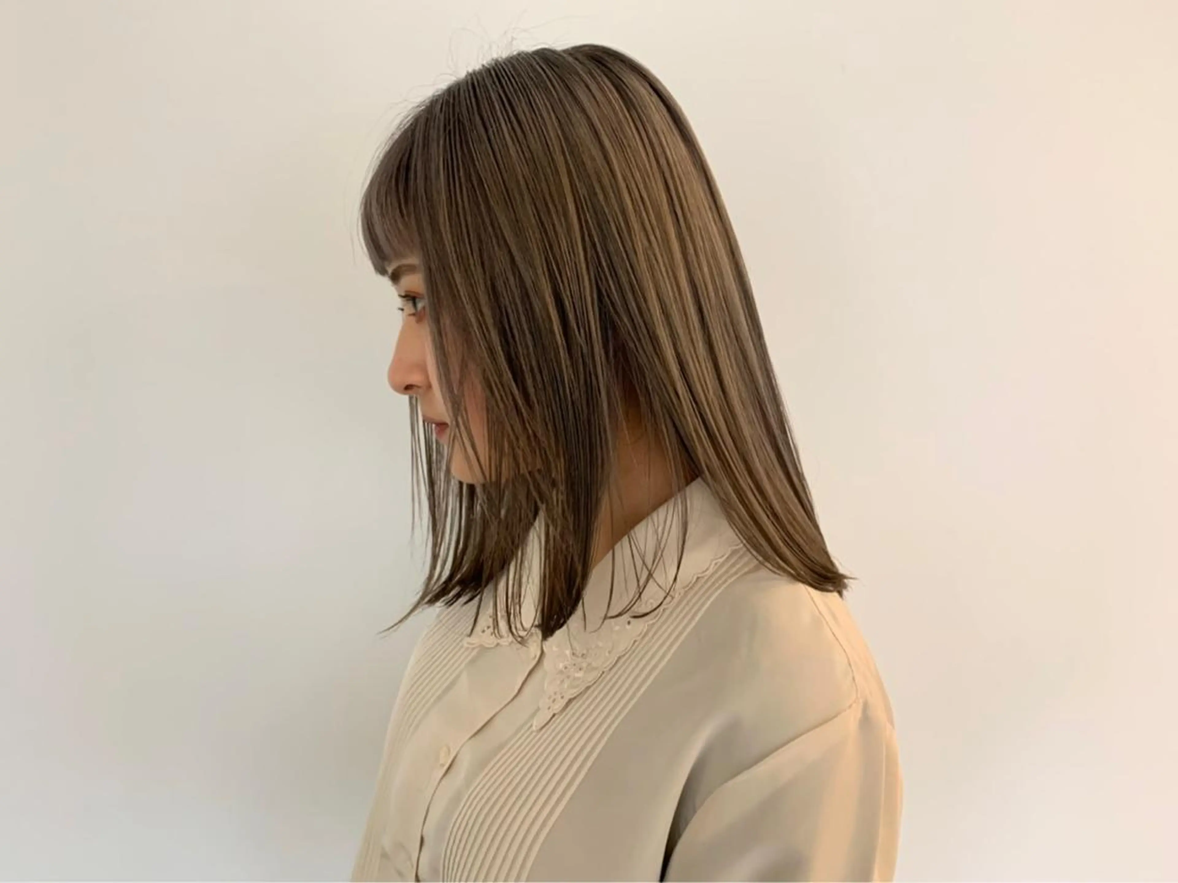 ミディアム カラー 鈴木 美紅のヘアスタイル