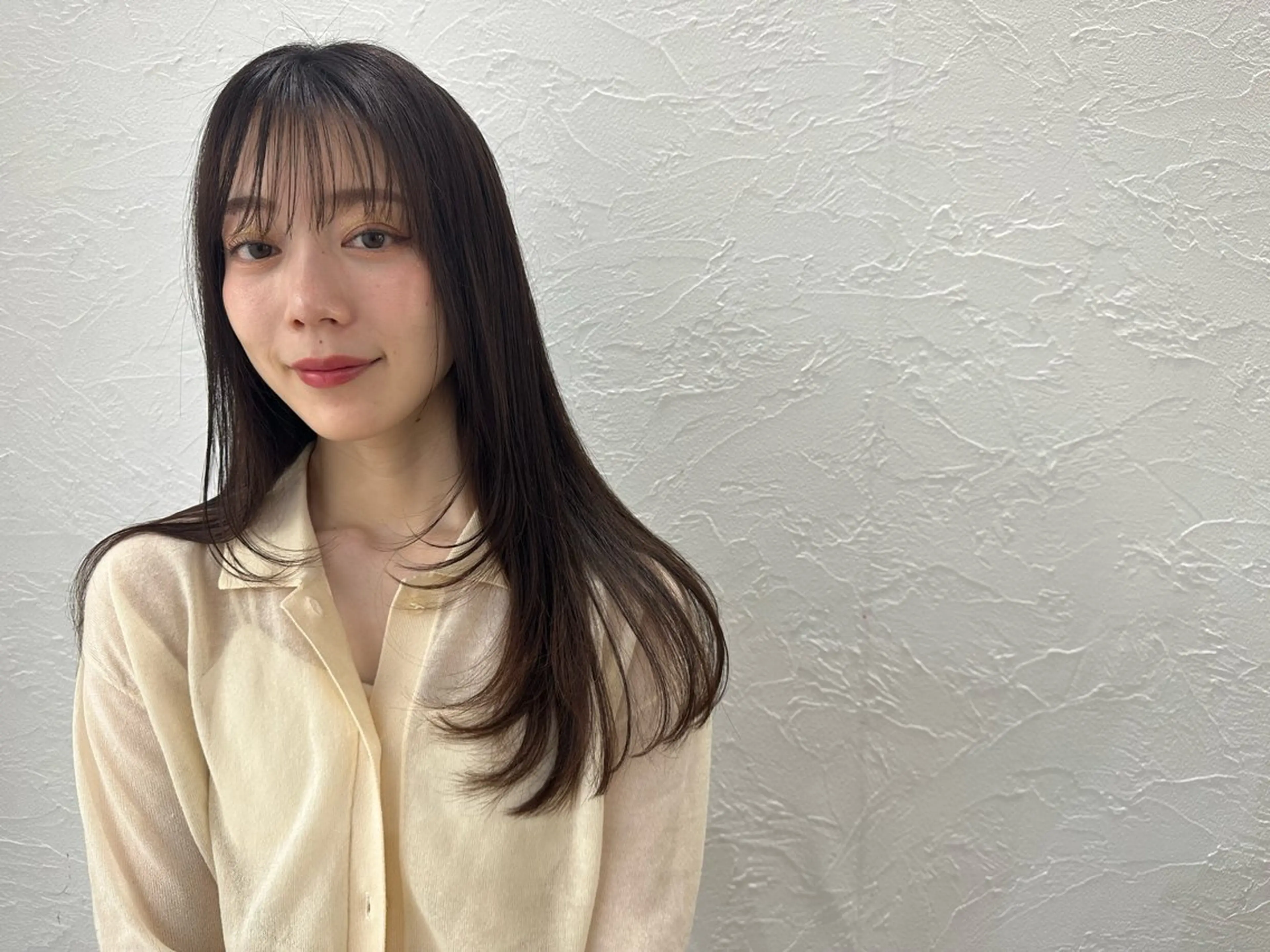 セミロング カラー 十倉 朱莉のヘアスタイル
