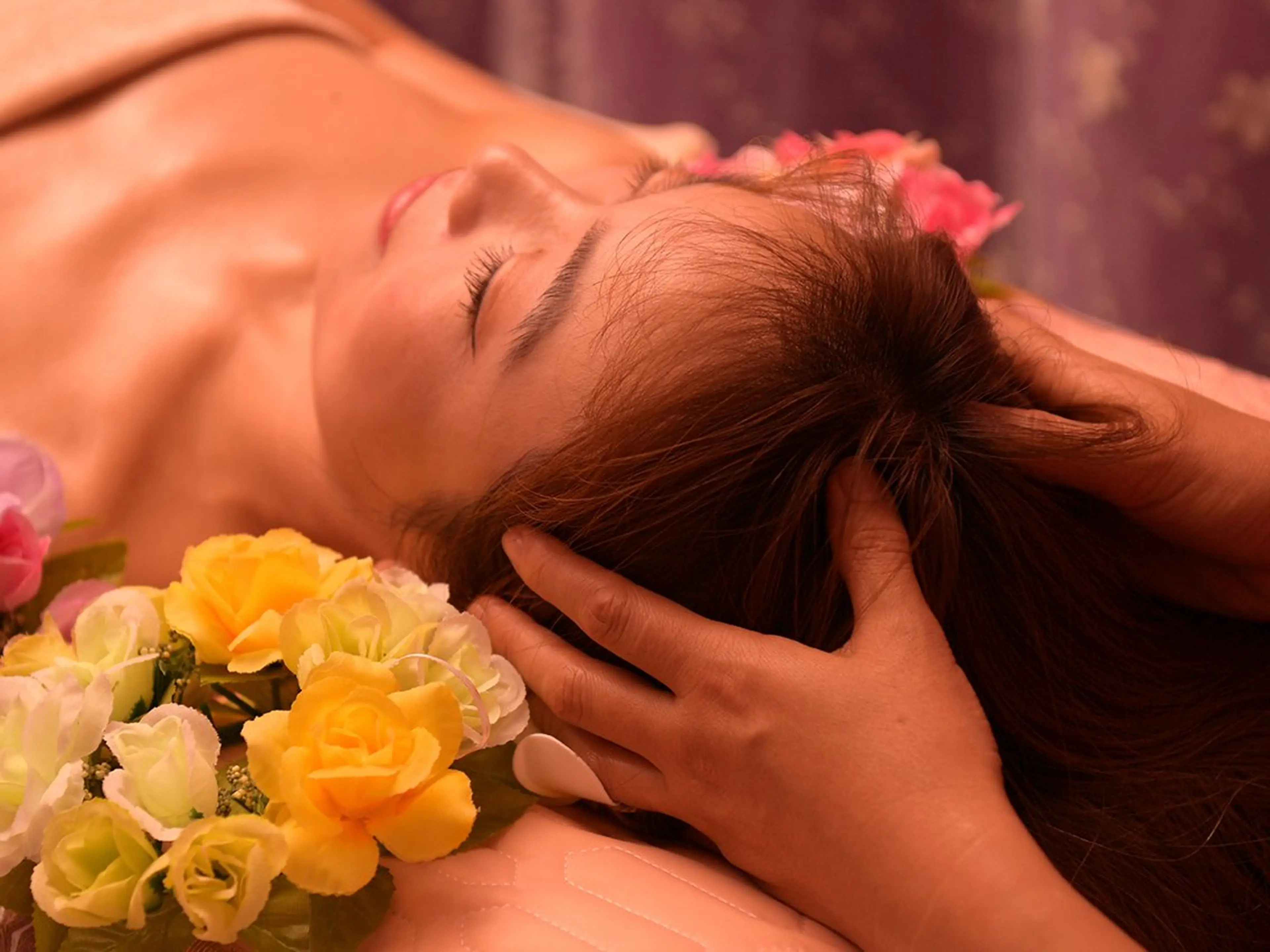 【高評価 ★贅沢体験】アロマリンパオイル60分×全身指圧60分×足裏ツボ40分× ヘッドマッサージ20分合計180分の写真