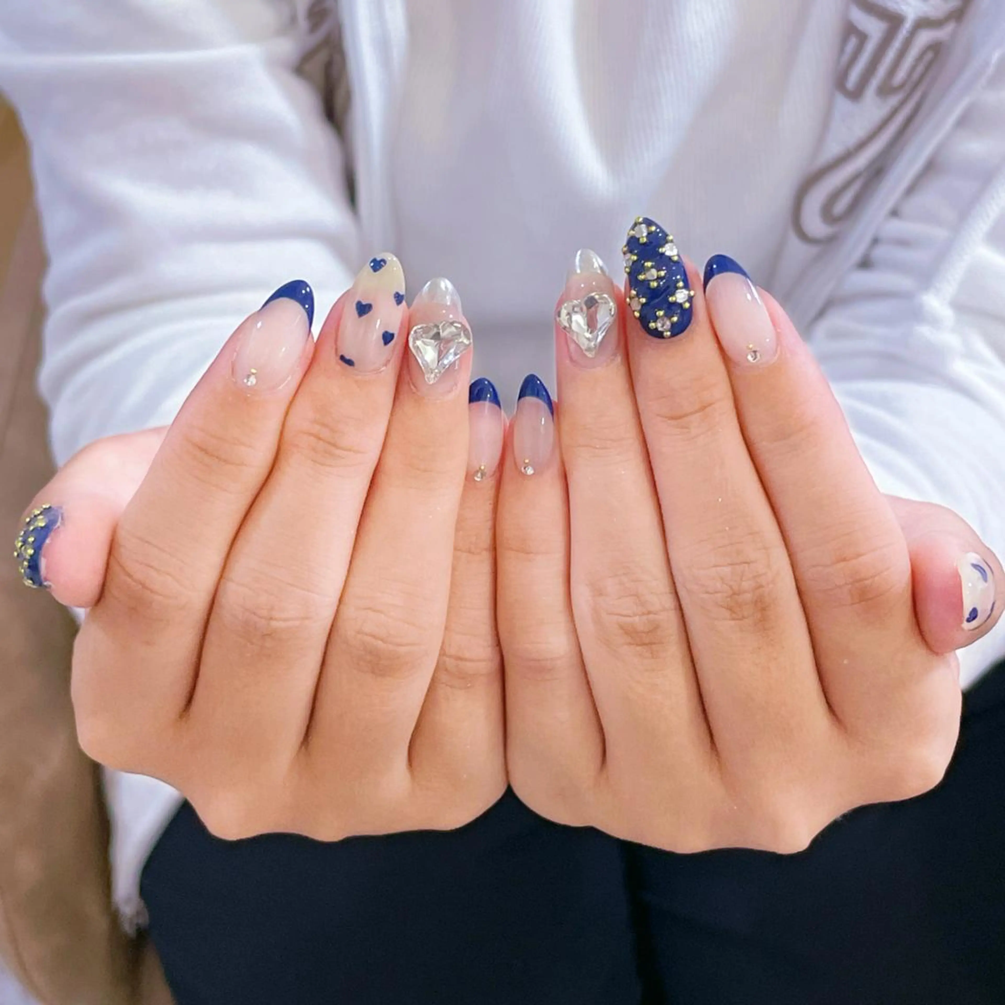 ネイル アートネイル オーロラネイル ガーリー キラキラネイル 韓国ネイル ハンドネイル DIANMOND NAIL🌸のネイルデザイン