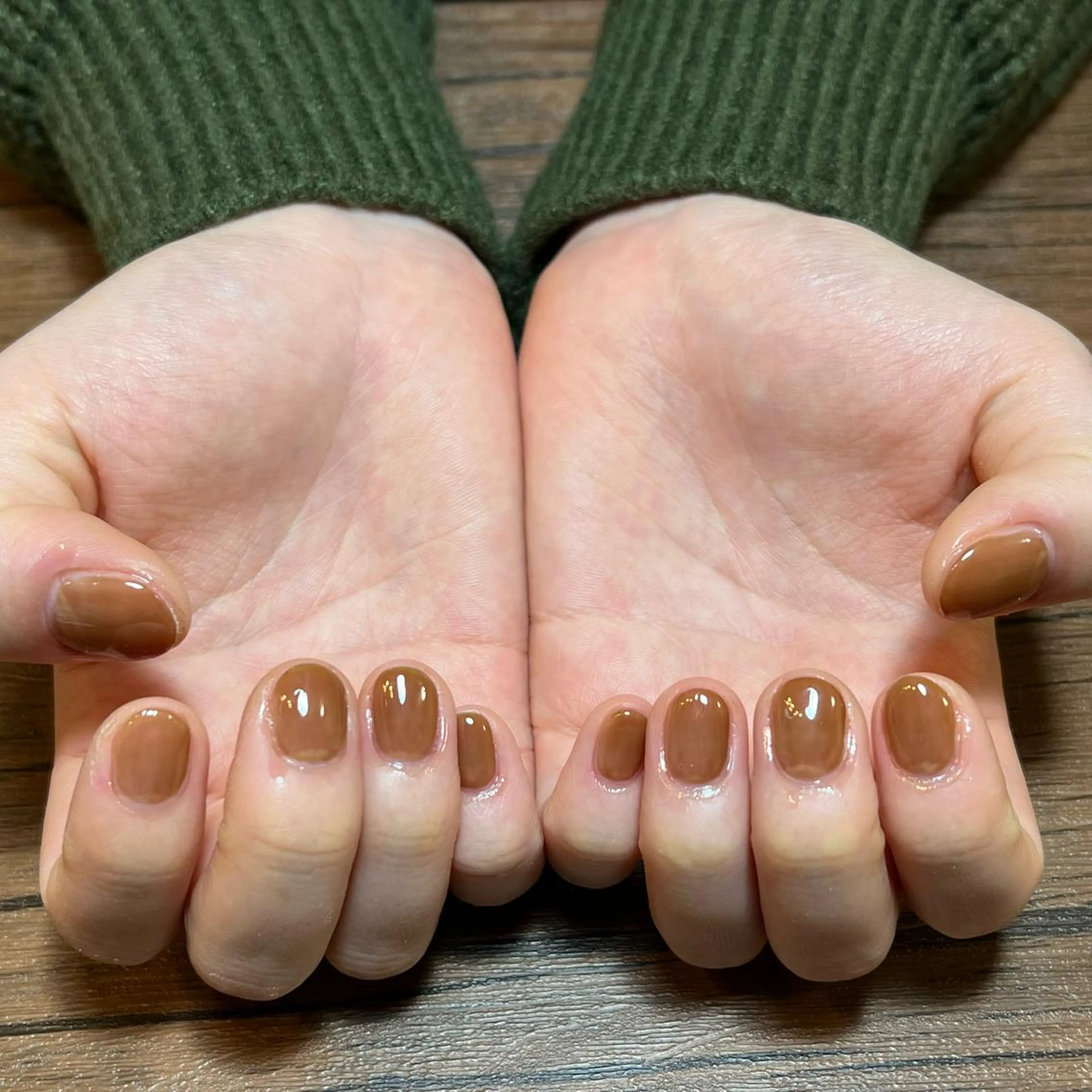 ネイル ブラウン クリアネイル ハンドネイル HENRIETTA NAILSALONのネイルデザイン