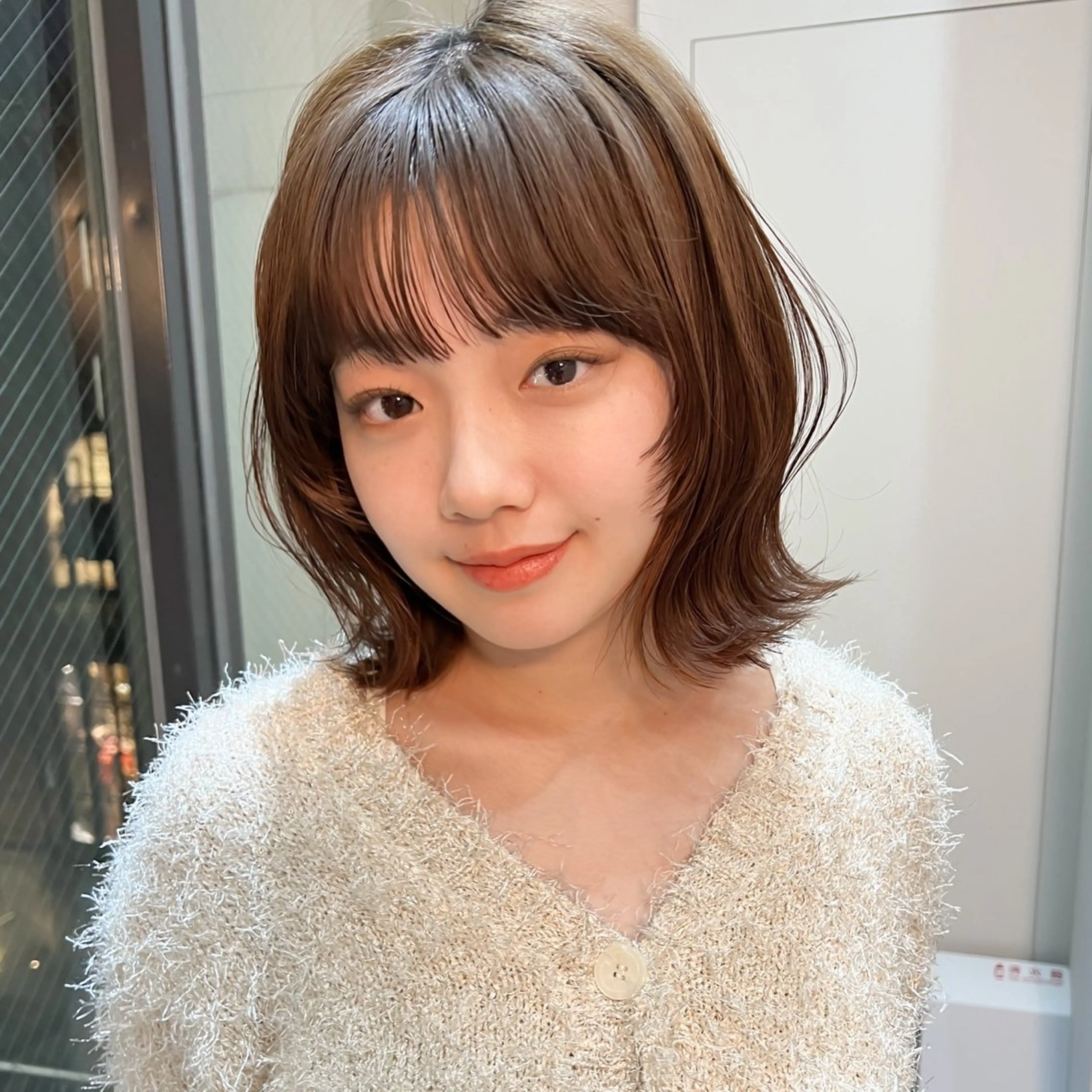 ミディアム カラー ボブ/巻ける縮毛矯正 /韓国レイヤーはなのヘアスタイル