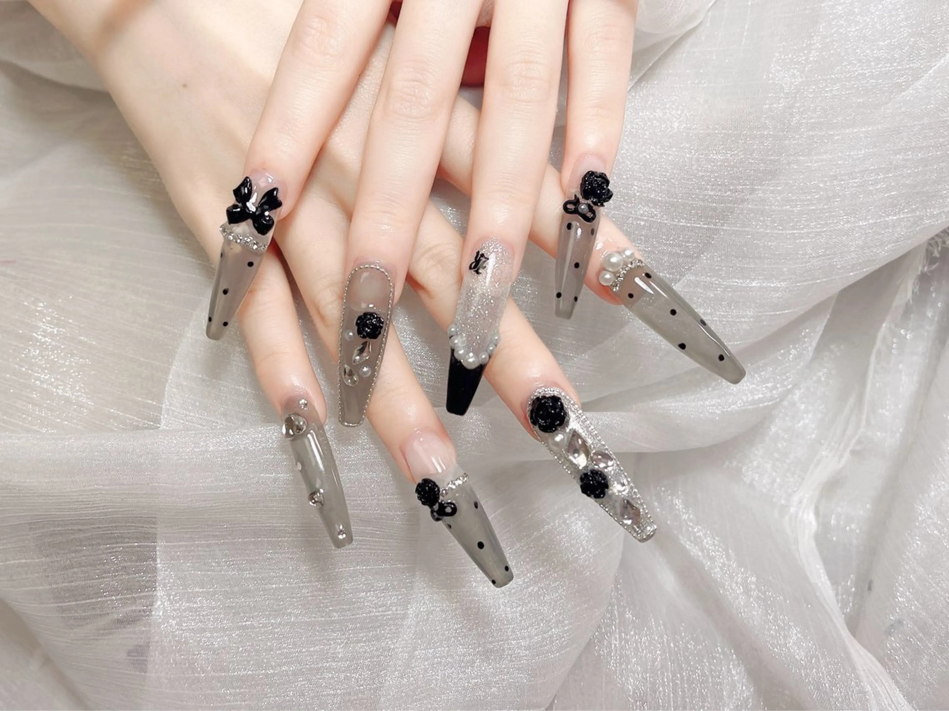 ネイル ハンドネイル 🎀ネイルサロン エクラYUI🎀のネイルデザイン