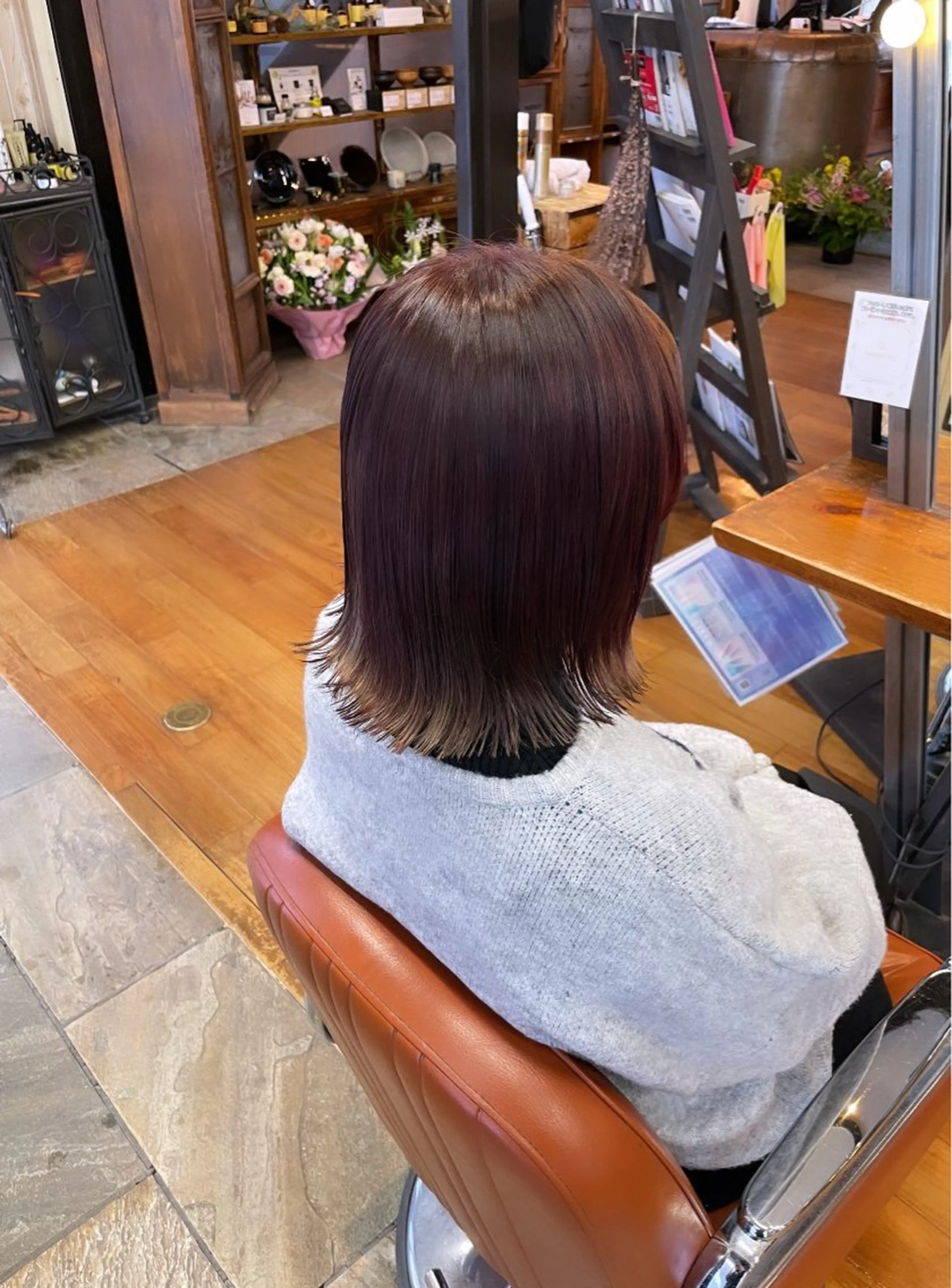 ショート カラー ベージュカラー ブラウンカラー インナーカラー ミルクティーベージュ ピンクカラー ayaka |トレンドヘアのヘアスタイル