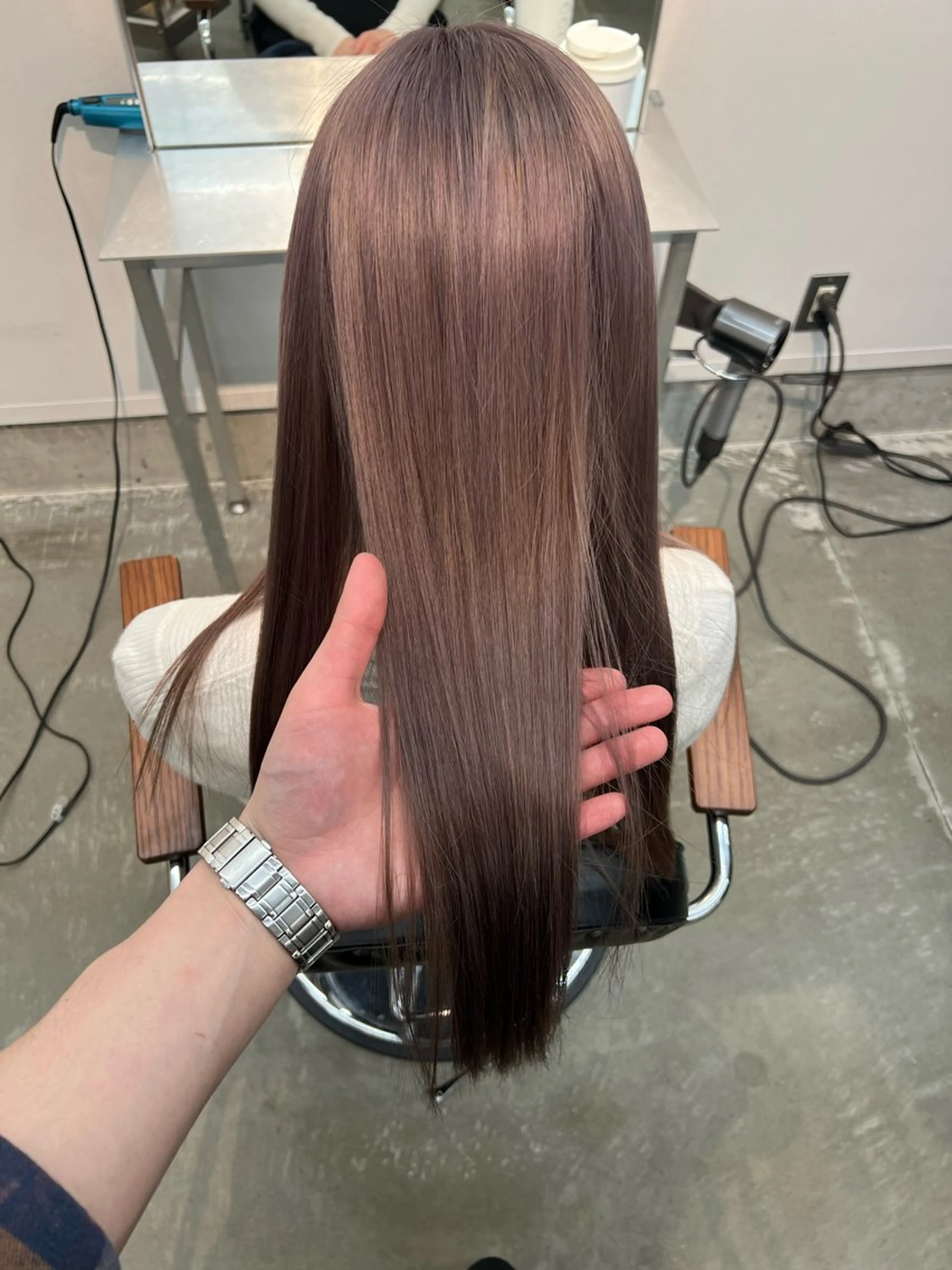 ロング ヘアカラー トリートメント Yuito/カラー/ ブリーチ/ストレートのヘアスタイル