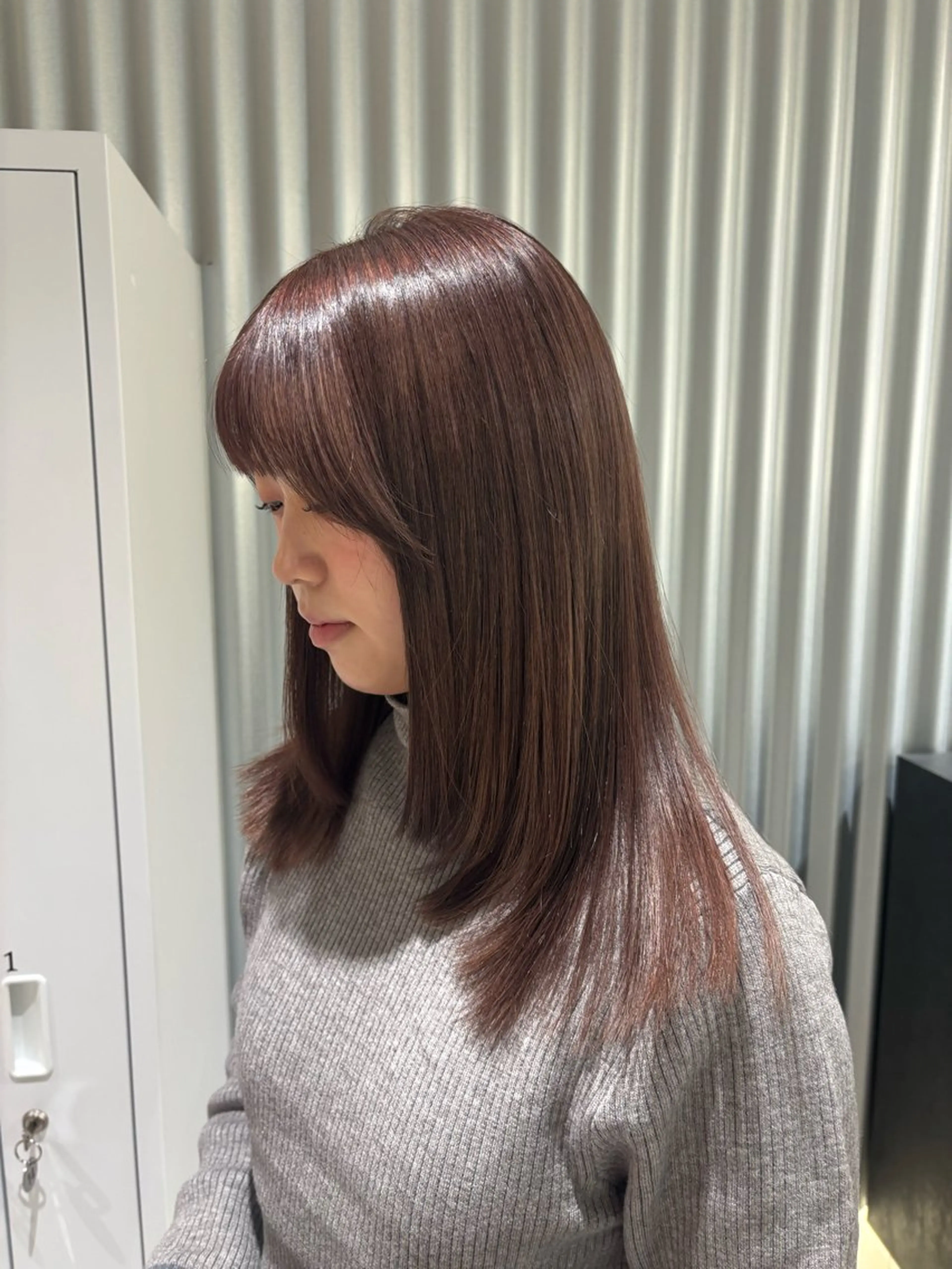 ミディアム カラー ヘアアレンジ ブラウンカラー チョコレートブラウン ラベンダーカラー カット トリートメント ヘッドスパ ヘアセット 押切 響　のヘアスタイル