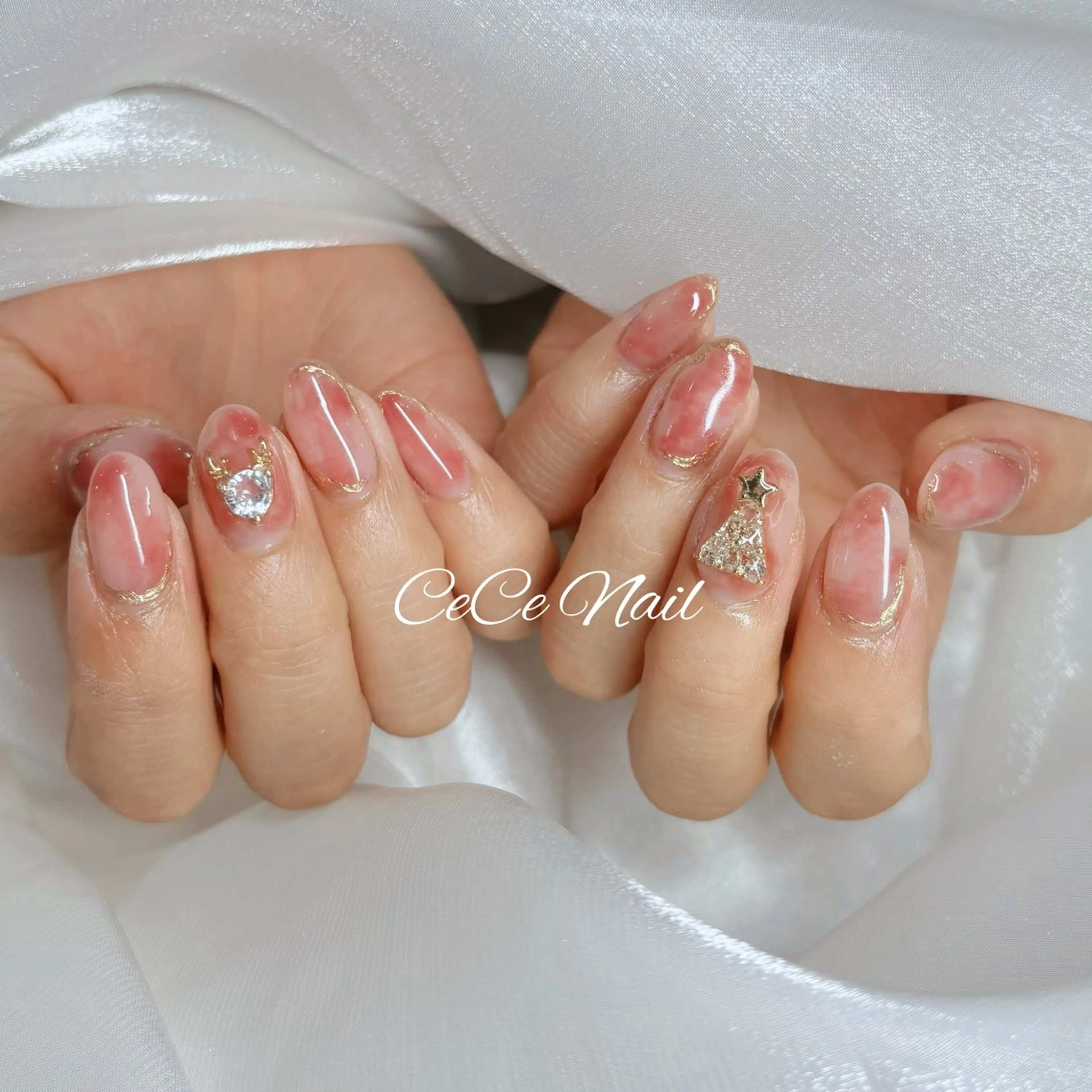 ネイル オーロラネイル 長さ出し フットネイル フレンチネイル ジェルネイル ハンドネイル CeCe Garden所属・CeCeGarden ✨️キラキラワンホンのネイルデザイン