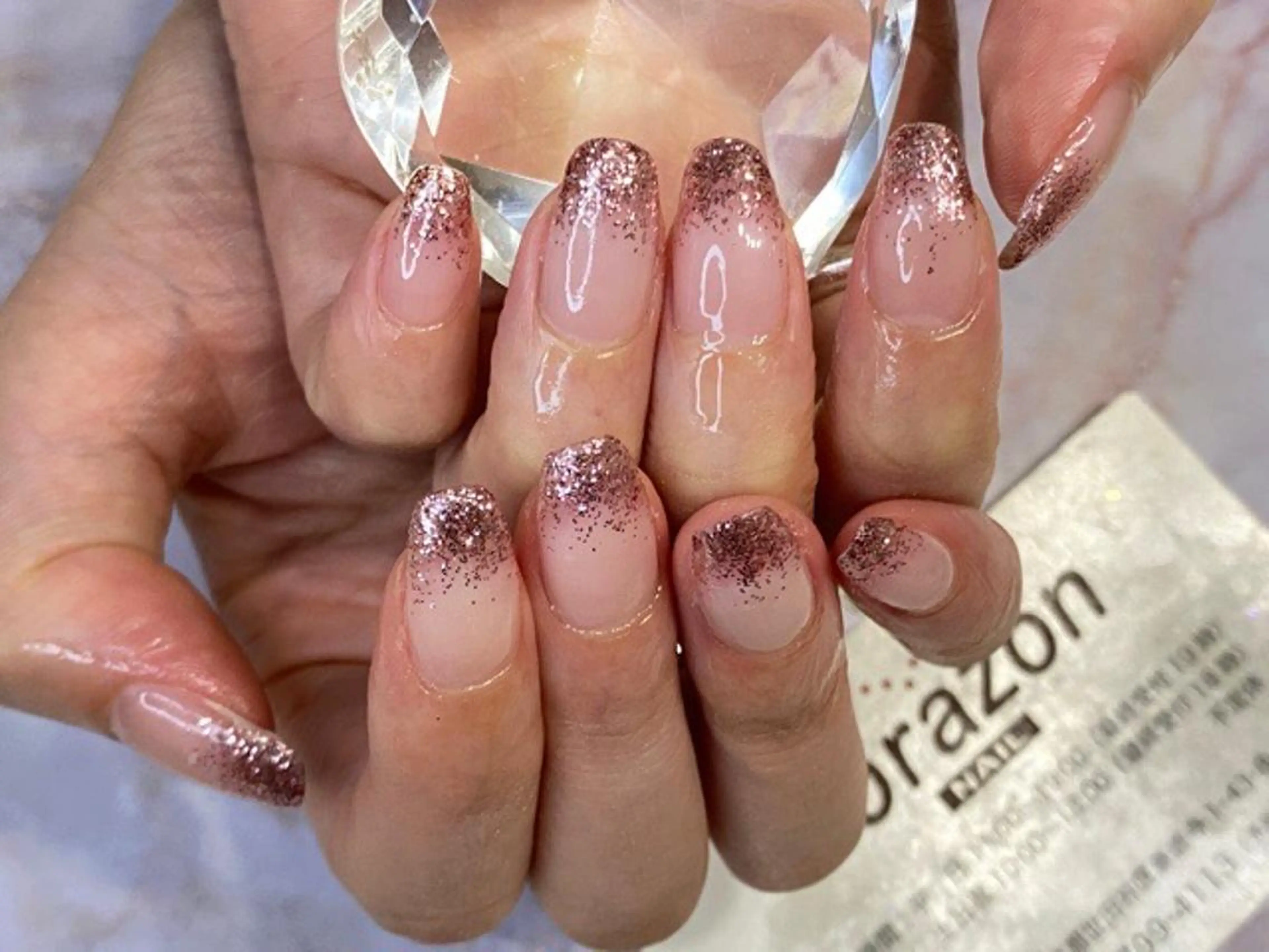 ネイル ジェルネイル グラデーション ラメ(グリッター) ラメグラデーション ピンク ハンドネイル corazon所属・ネイリスト aicoのネイルデザイン