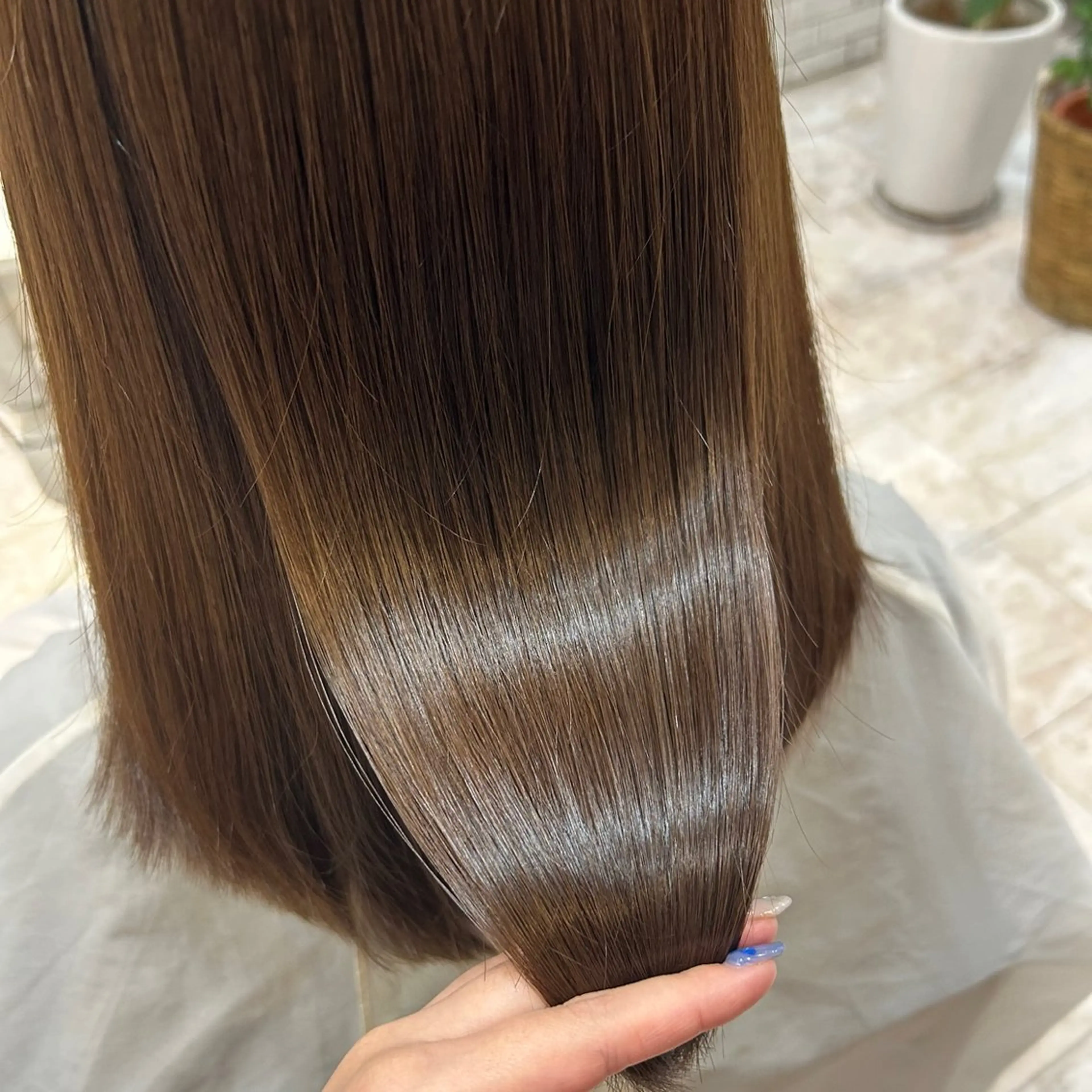 セミロング カラー カット ヘアカラー トリートメント 🫧透け感⋆艶髪💎 山口アヤカのヘアスタイル