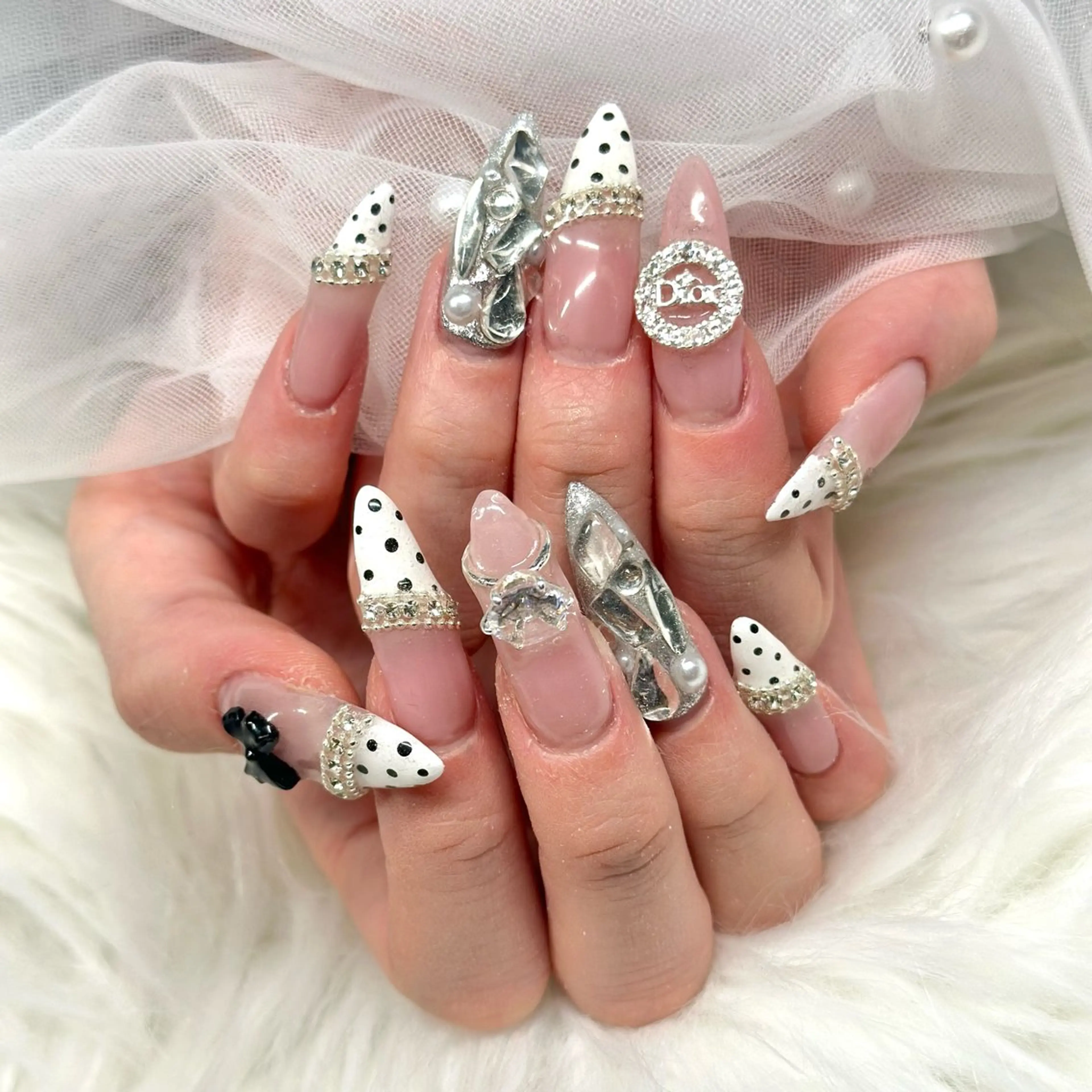 ネイル MIGHTY COLORのネイルデザイン