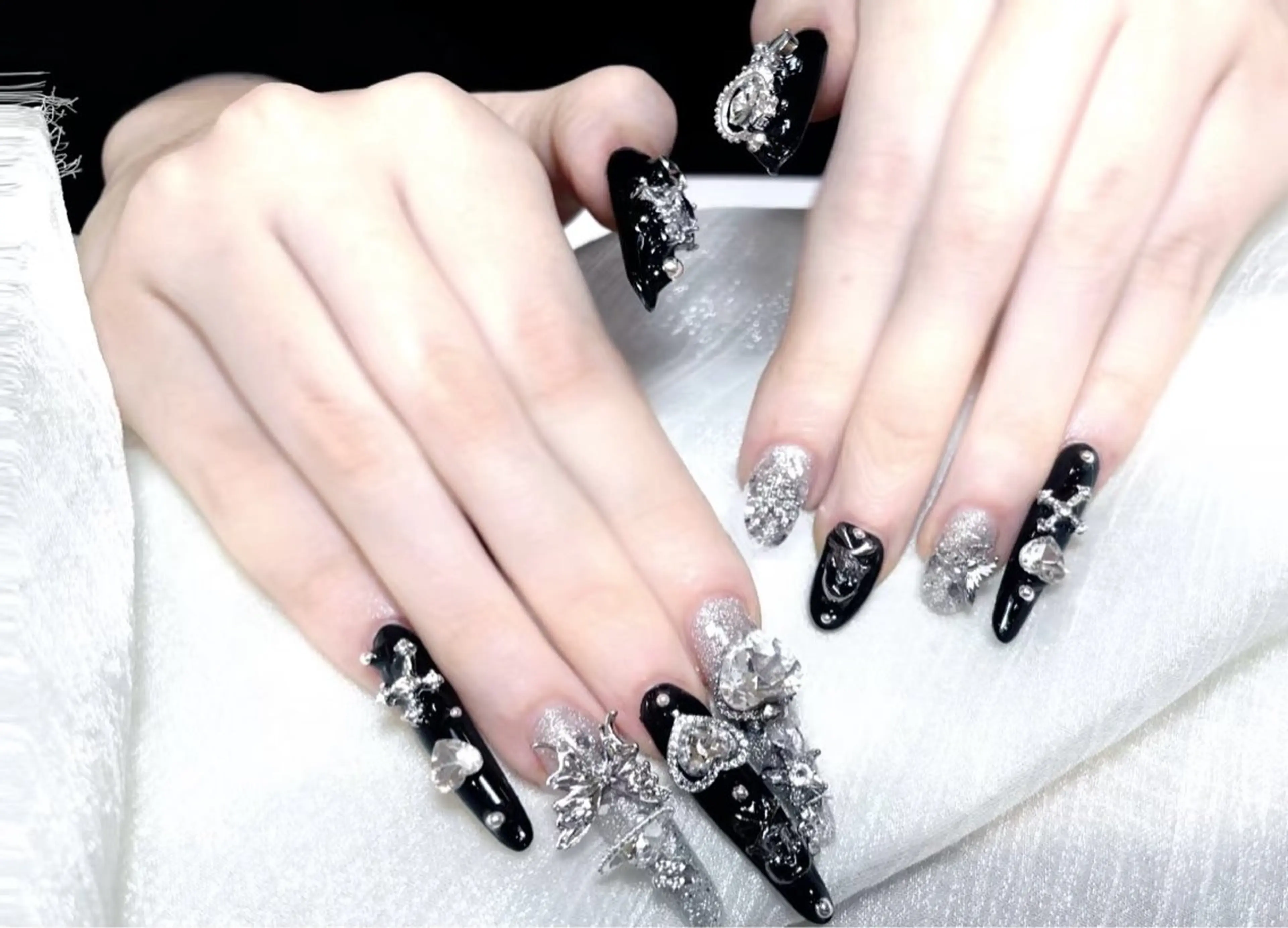 ネイル アートネイル オーロラネイル チークネイル フレンチネイル ガラスフレンチ 🎀🎀YooLi Nail Salonのネイルデザイン