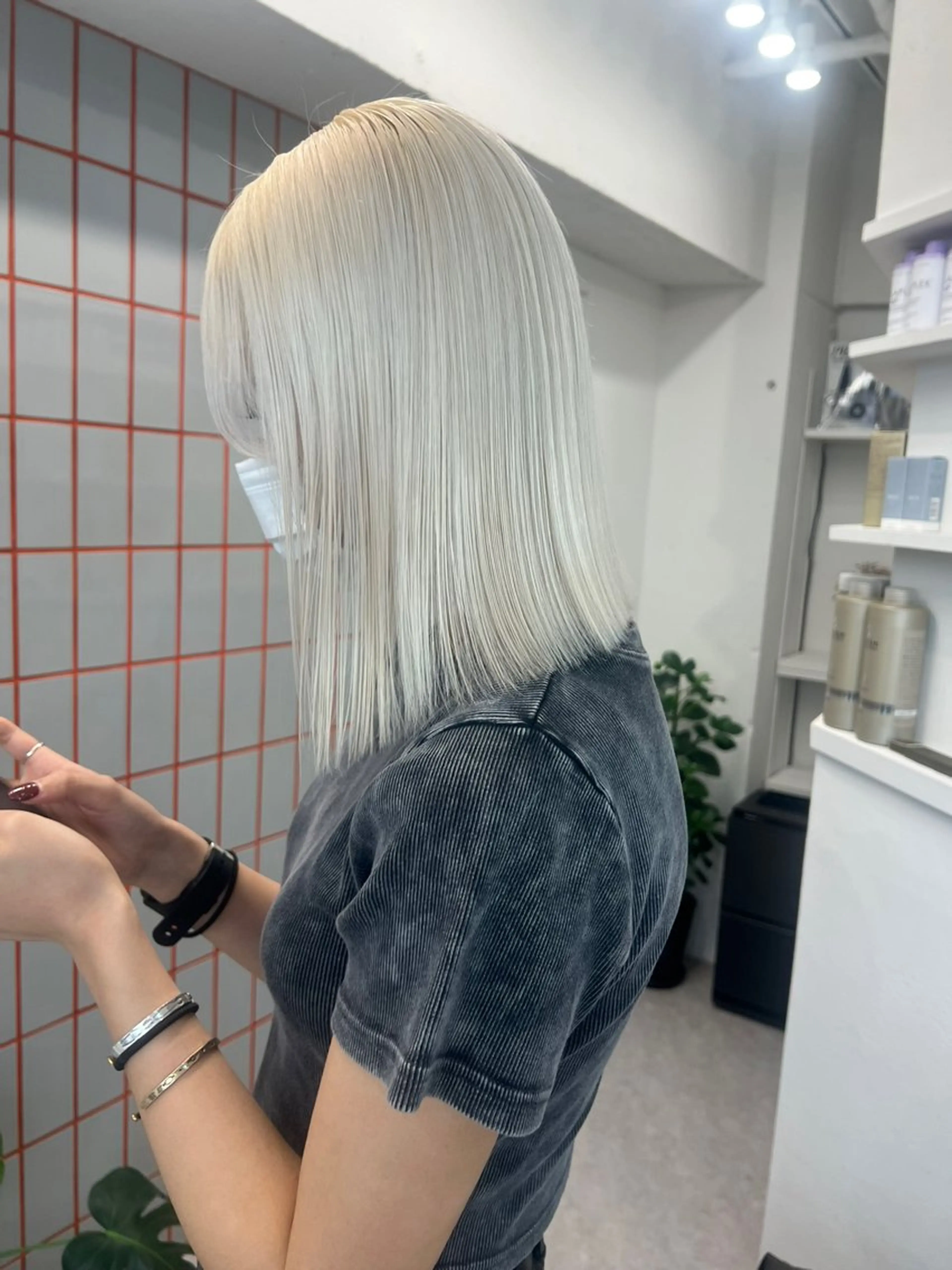 ミディアム カラー ボブ 顔周りカット 韓国風ヘア レイヤーカット 似合わせカット PELE所属・愛されミルクティー 💍🎀yuiのヘアスタイル