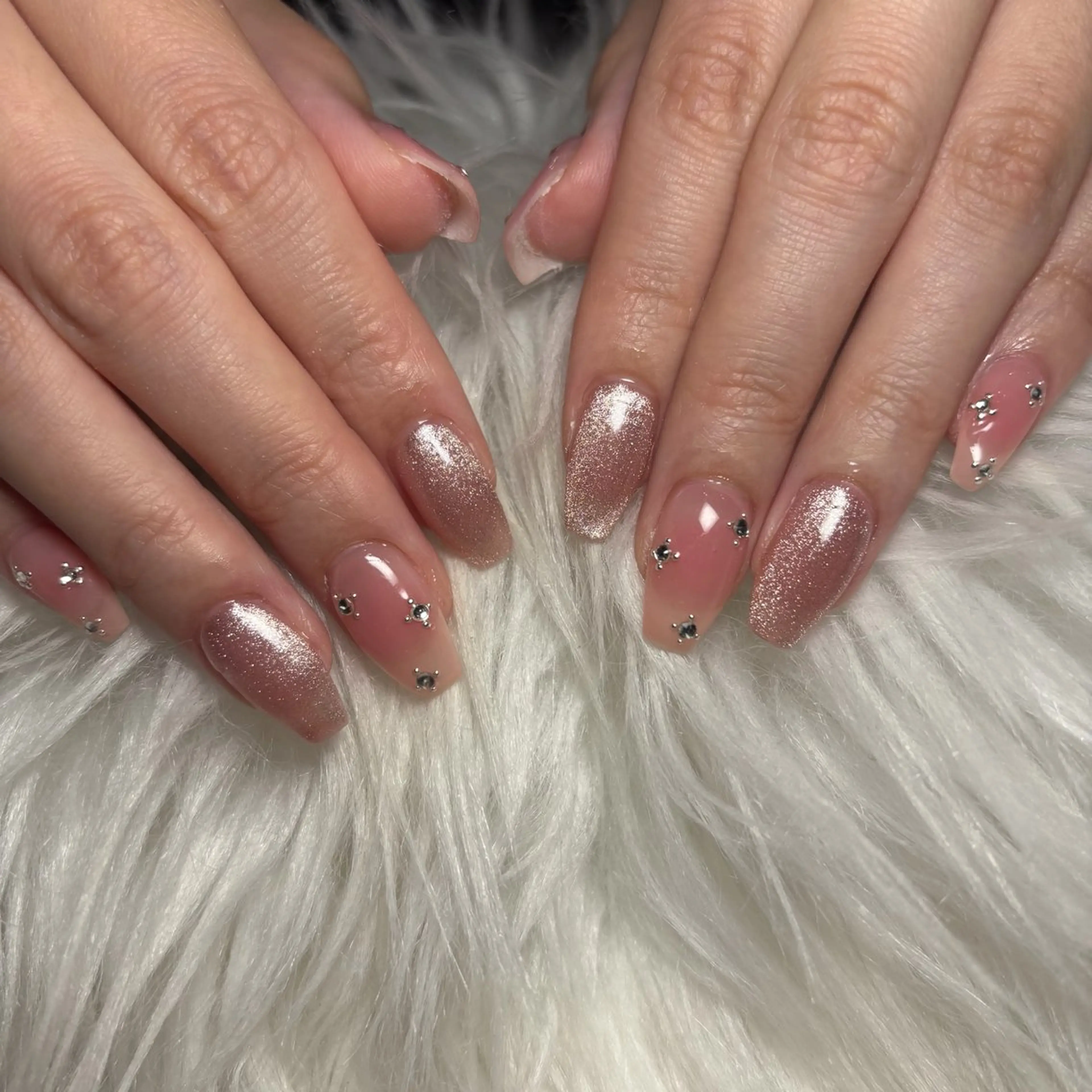 ミディアム ハンドネイル lilivelle KIRARIのネイルデザイン