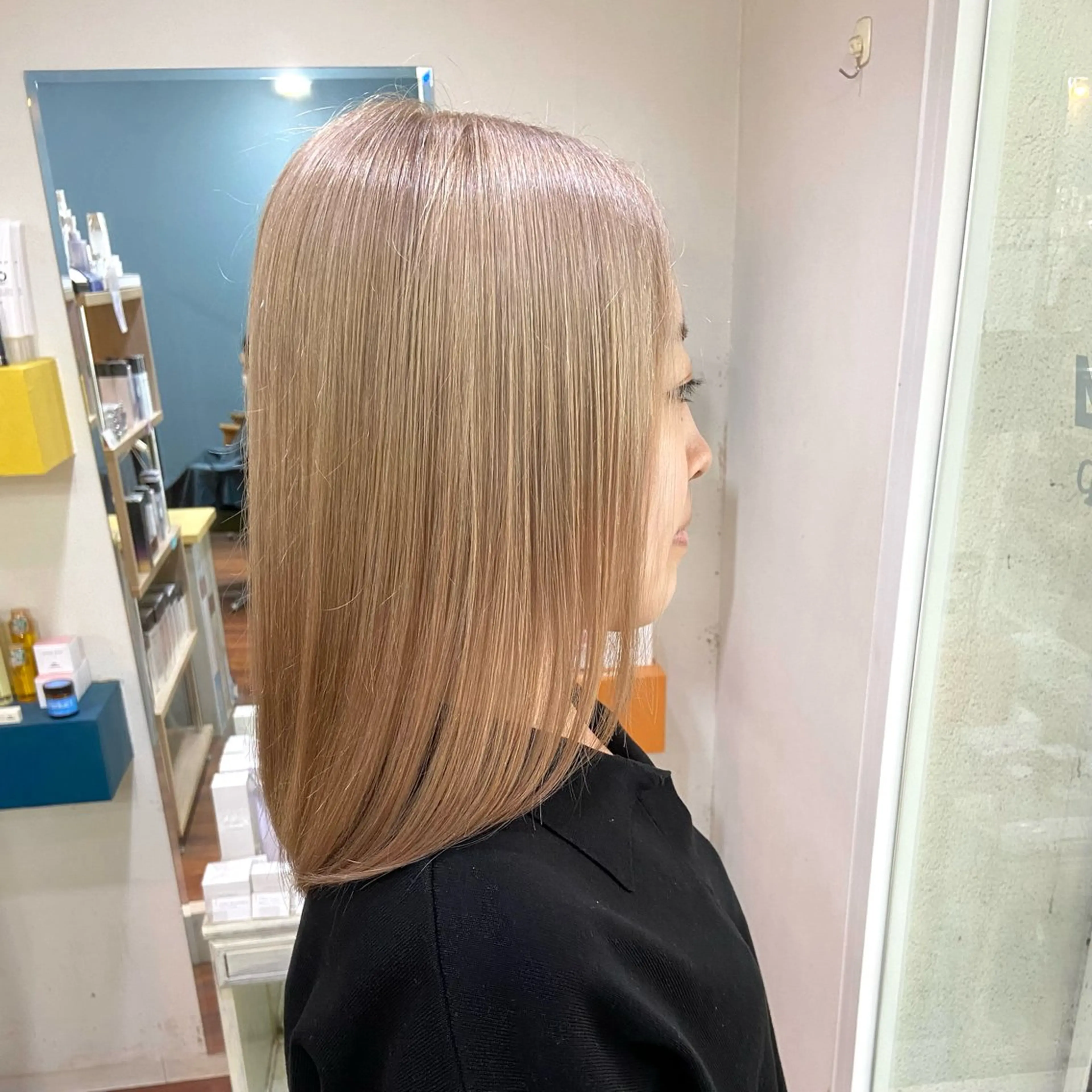 ミディアム カラー ベージュカラー ブリーチ 髪質改善/ストレート /透明感/西川奈穂のヘアスタイル