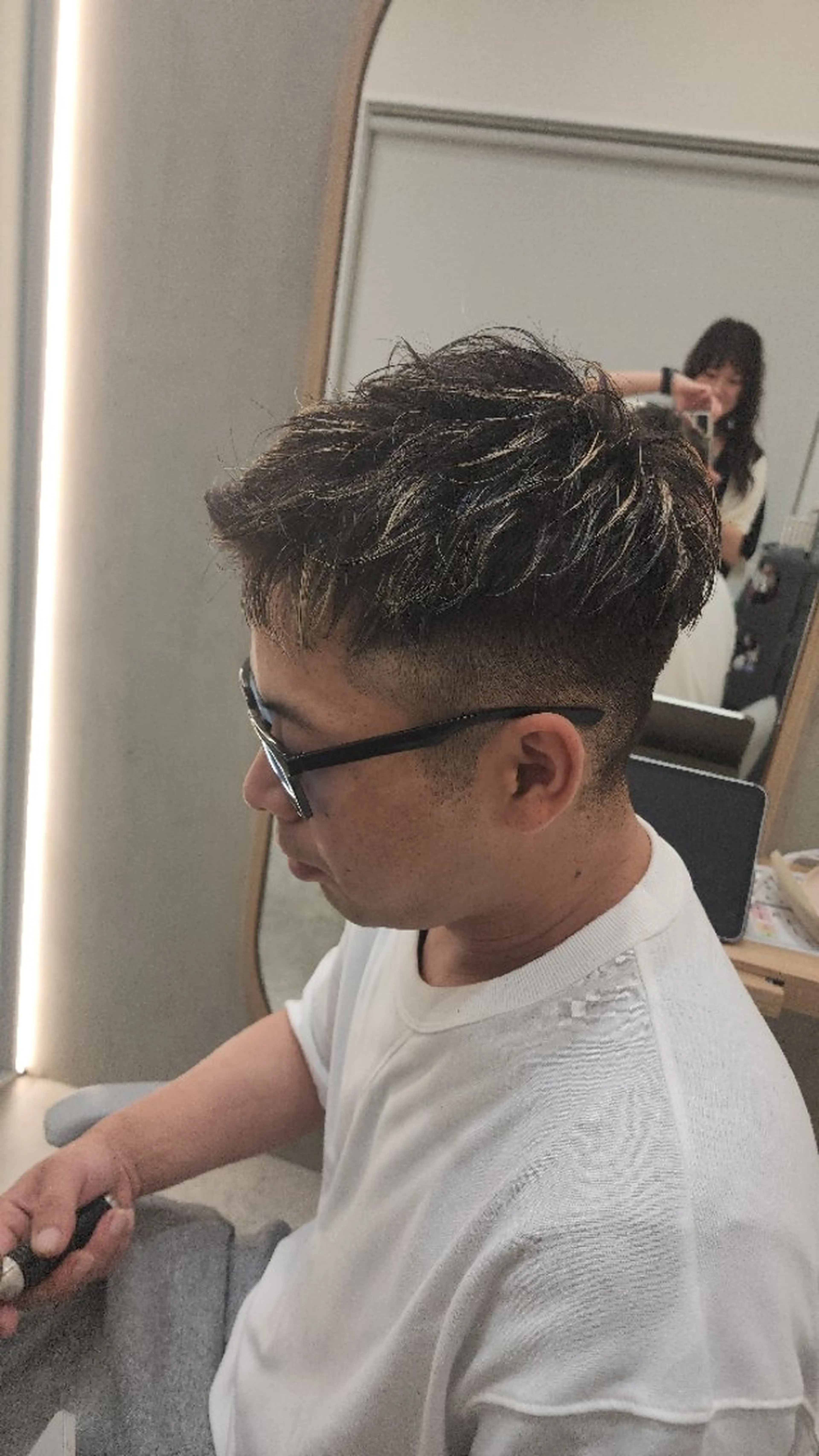 男らしくフェードカットの写真