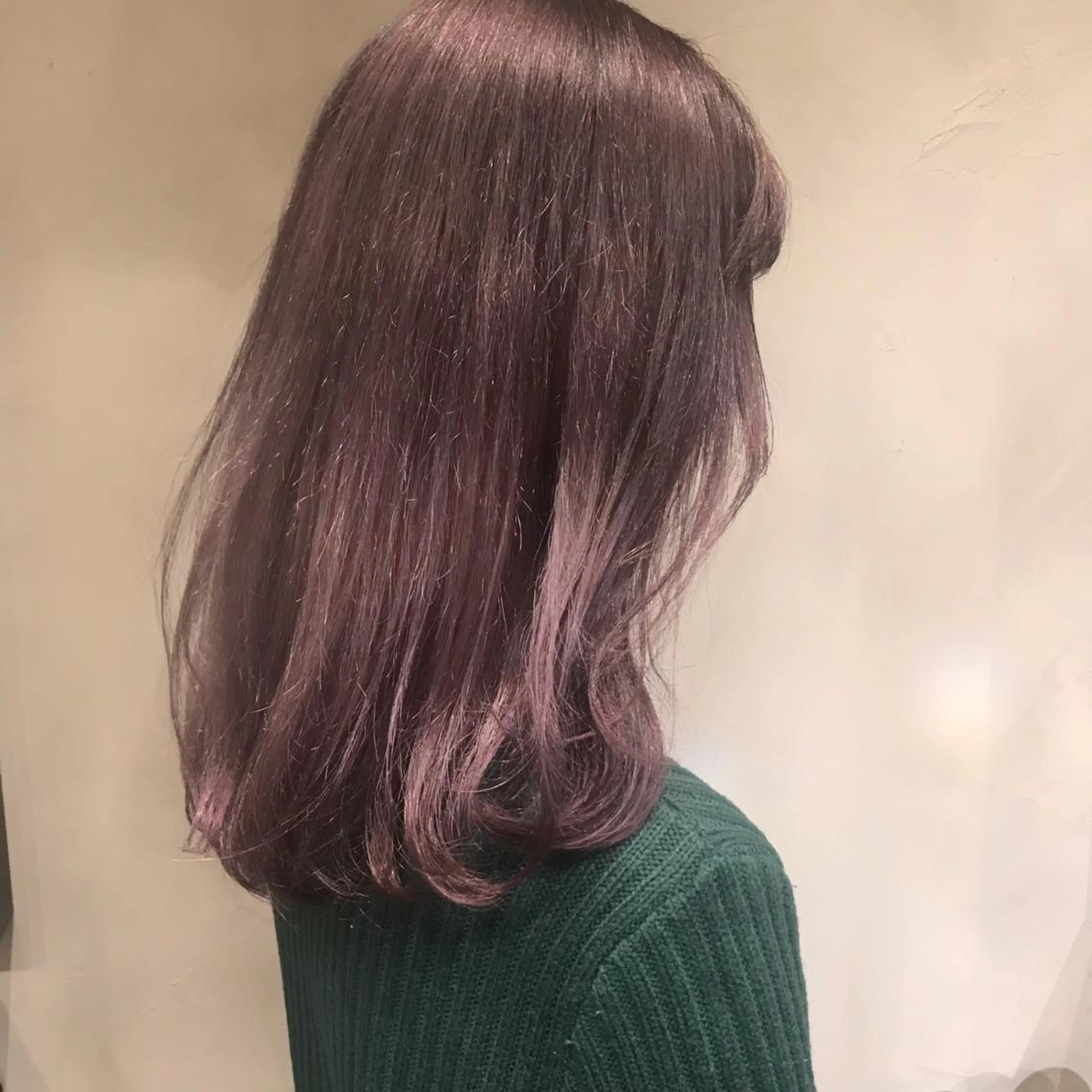 ミディアム カラー アッシュ ブリーチ ラベンダーカラー ラベンダーアッシュ 柔らかブラウン/顔周 りレイヤー♡ユウシのヘアスタイル