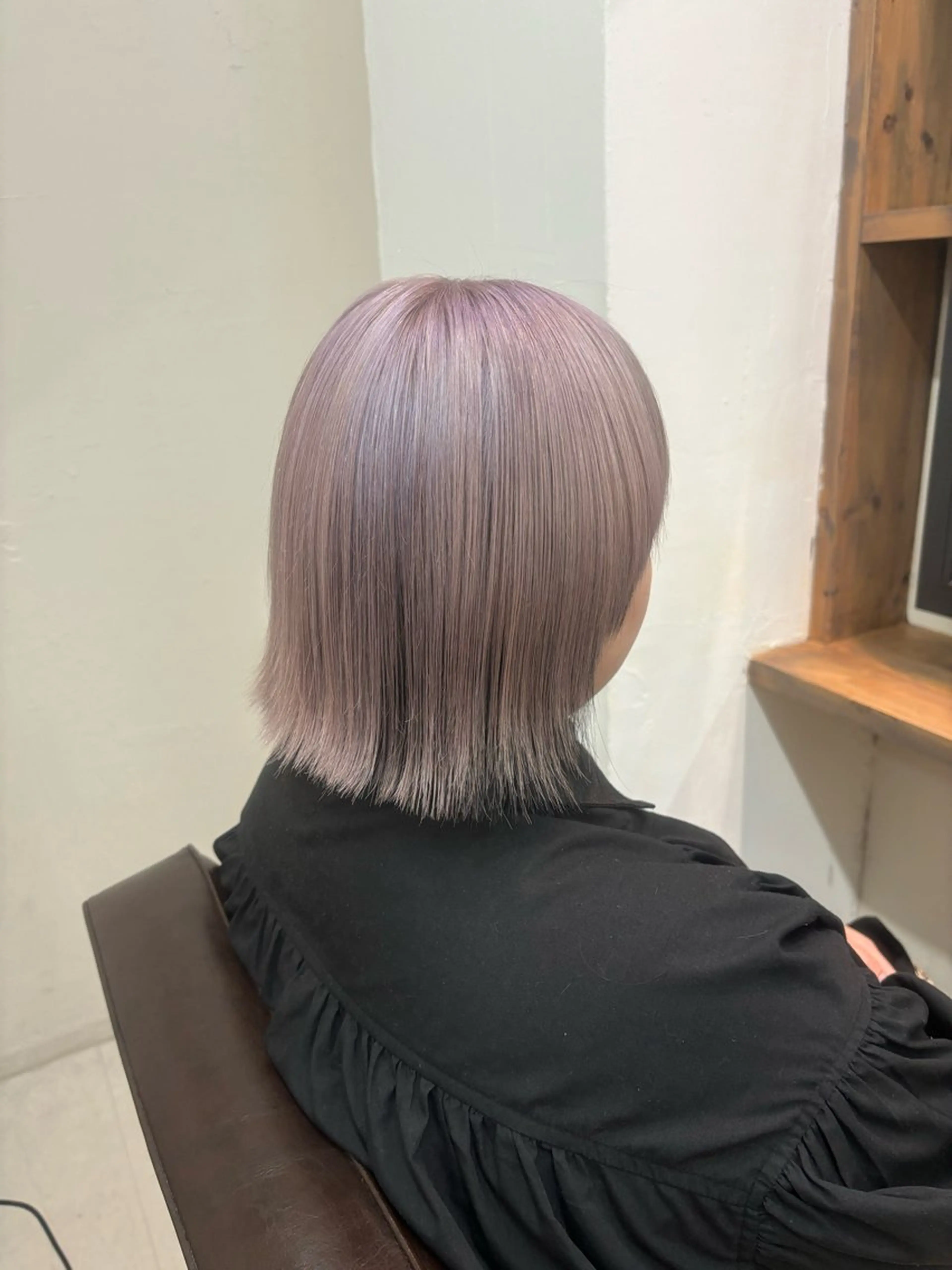 ショート カラー ブリーチ バイオレットカラー 室谷 ゆりあのヘアスタイル