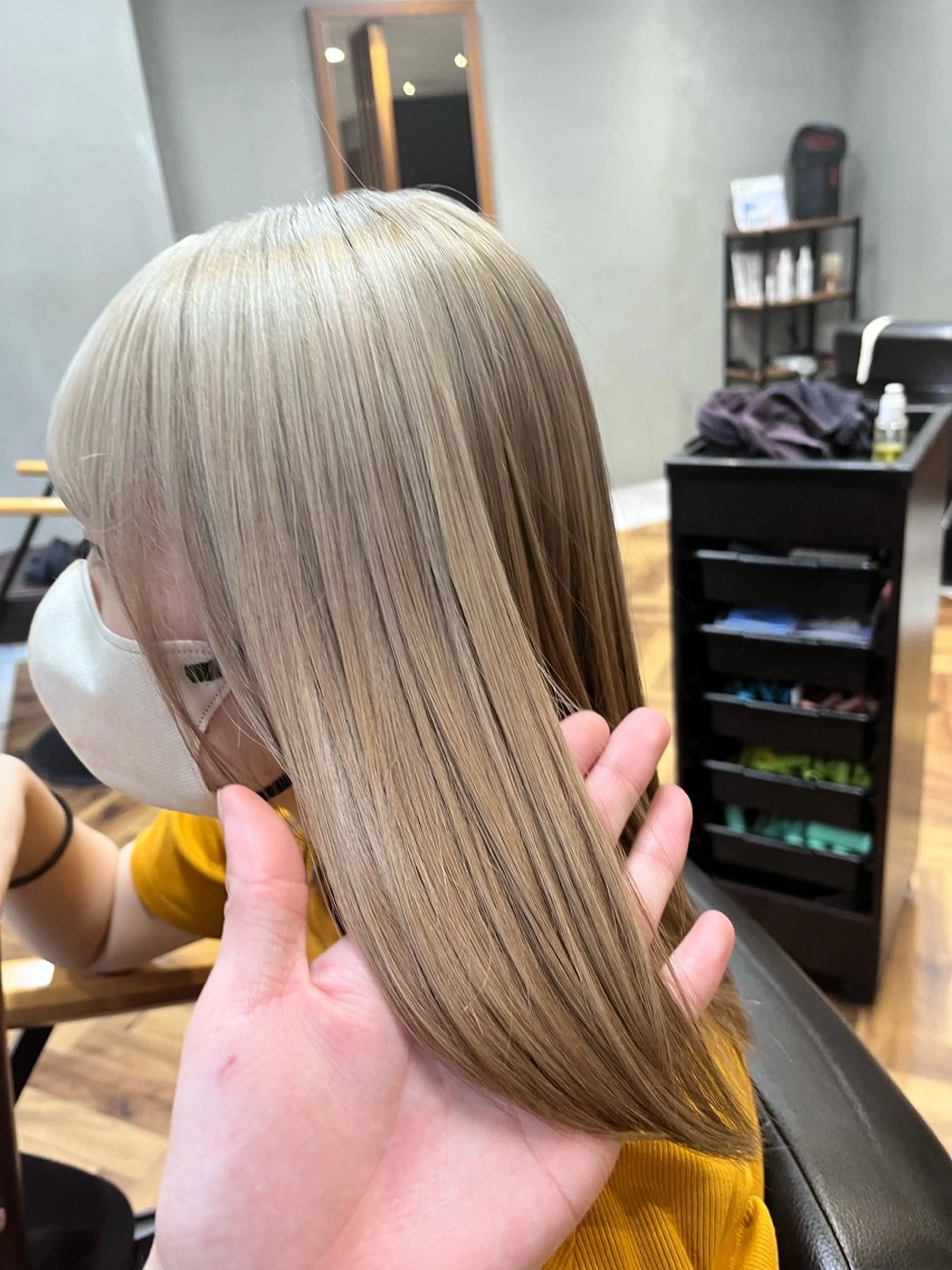 ショート カラー 5:8所属・吉祥寺【髪質改善カラ ー/ブリーチ】藤井のヘアスタイル