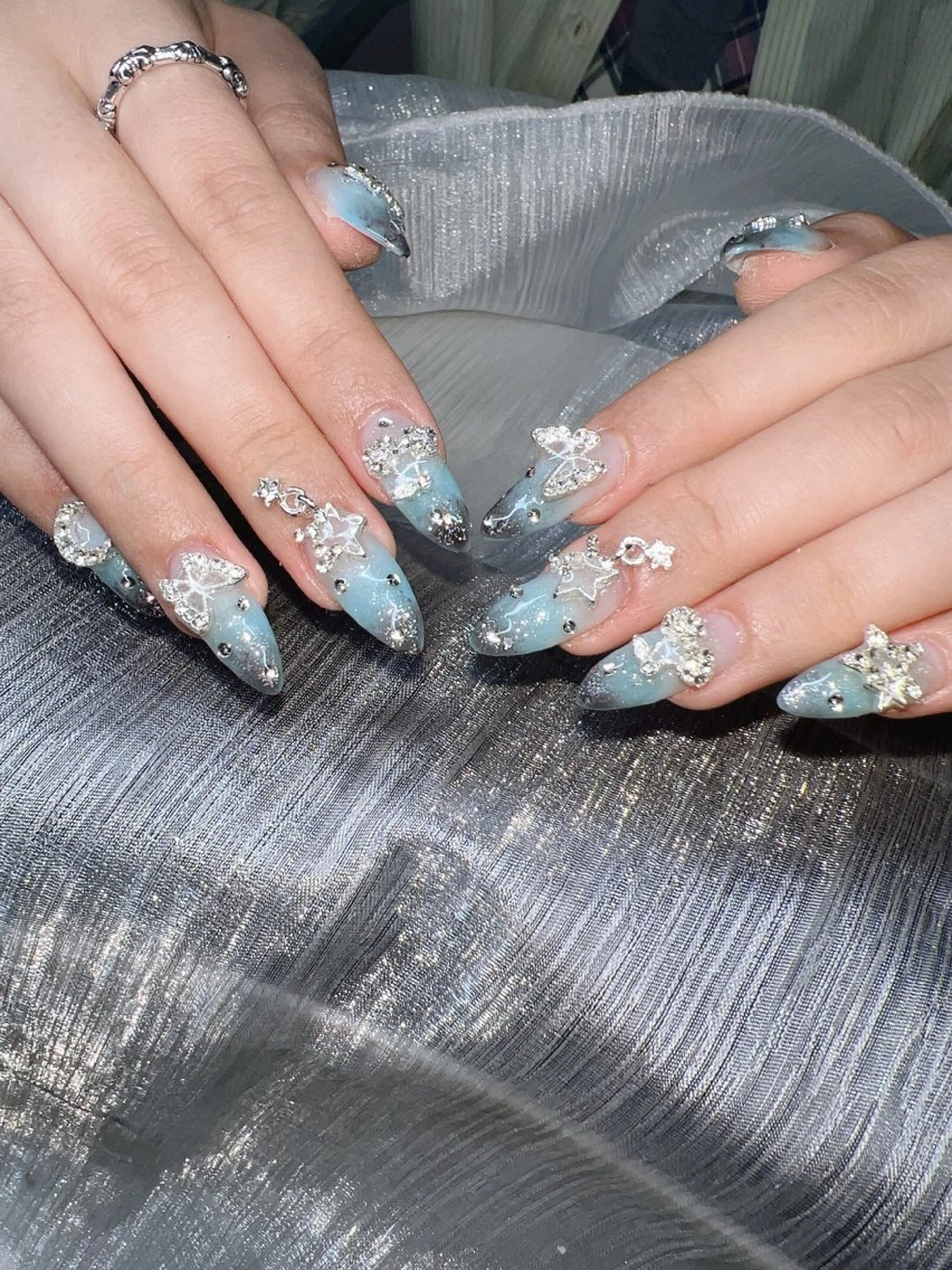 ネイル オーロラネイル チークネイル 長さ出し フットネイル フレンチネイル ハンドネイル Lee Nailsのネイルデザイン