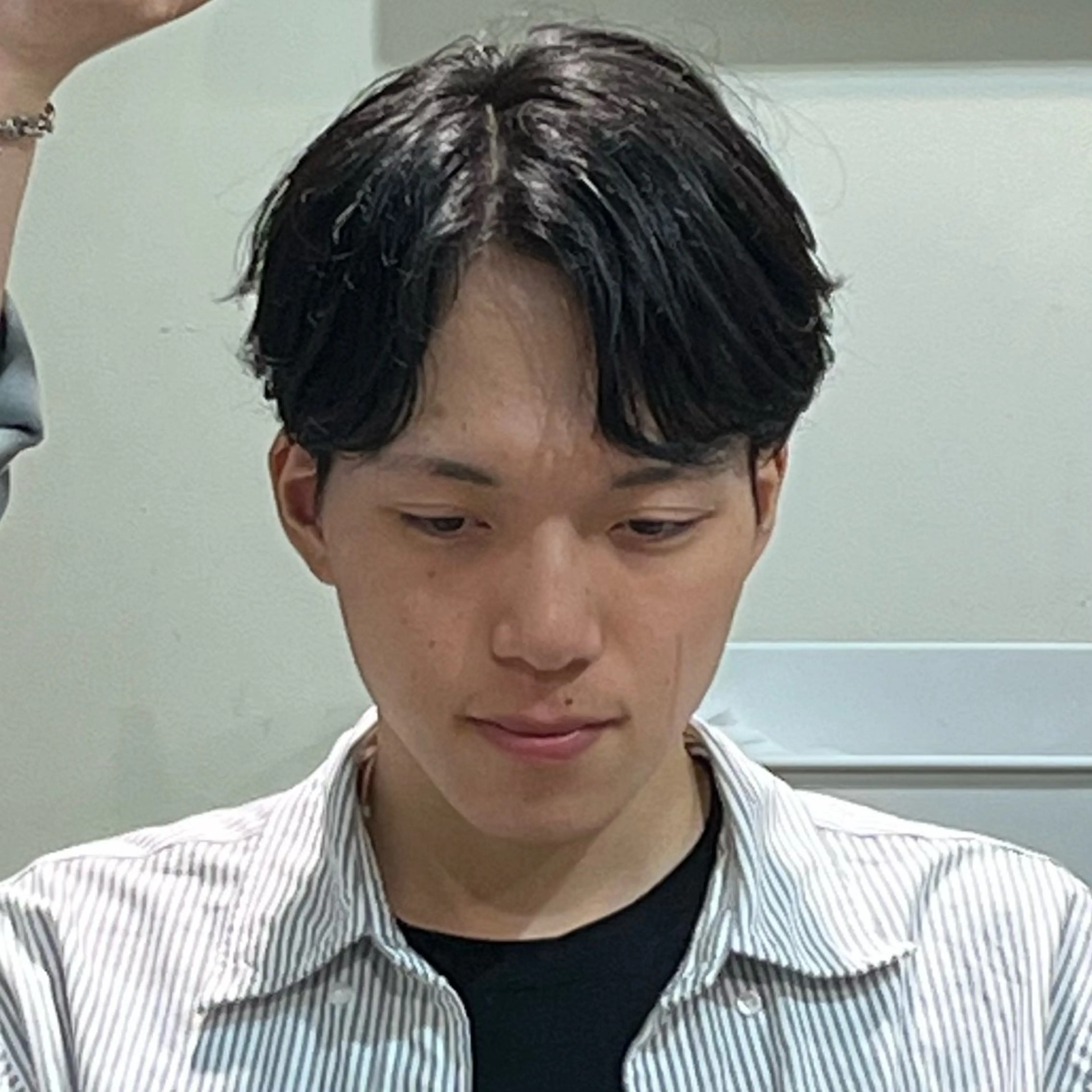 メンズ センターパート メンズ韓国風 マッシュ カット フェザーパーマ🌙 毛流れ yuzukiのヘアスタイル