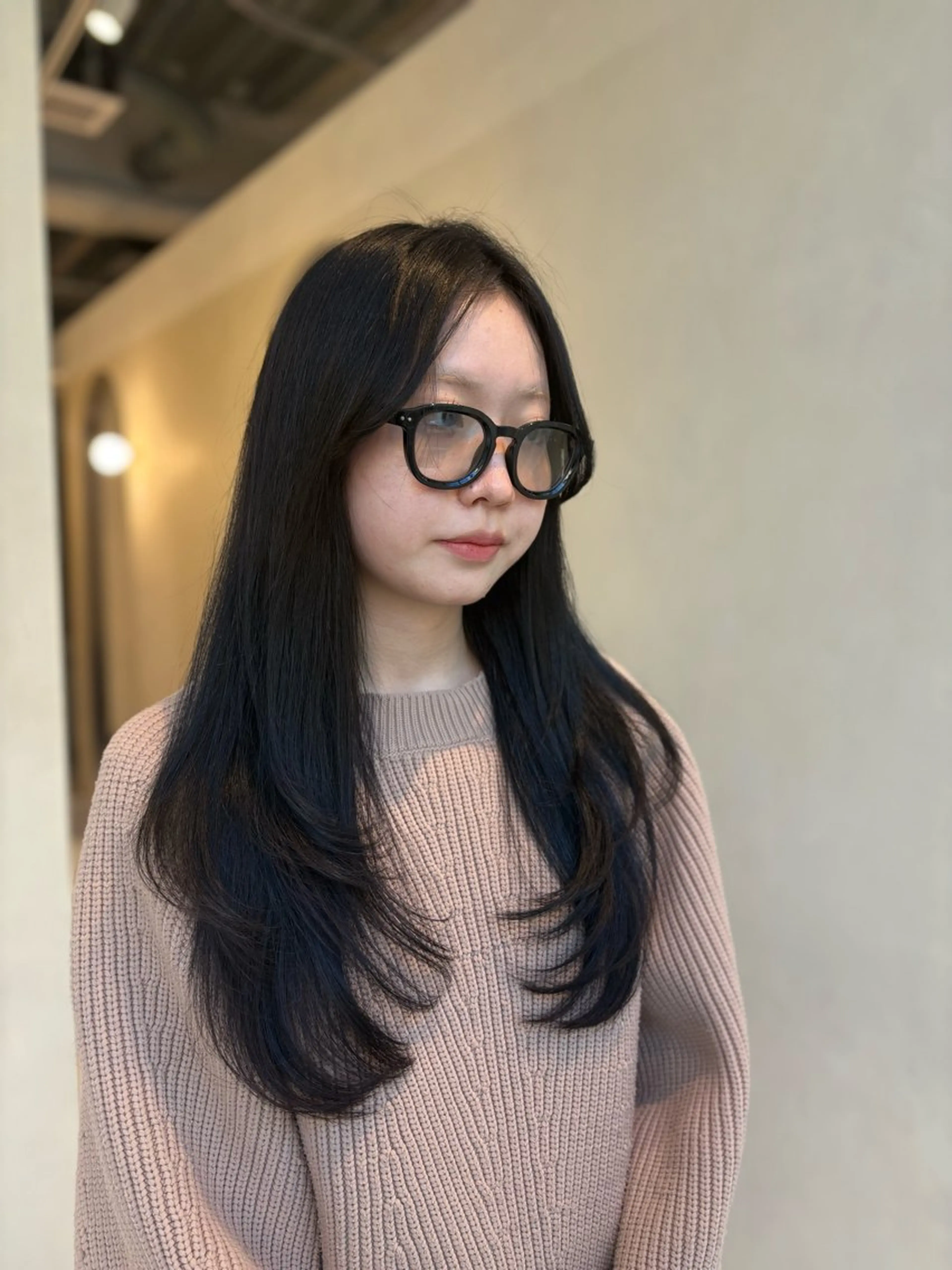 ロング 赤み消しカラー🪽 透明感カラー🪽のあのヘアスタイル