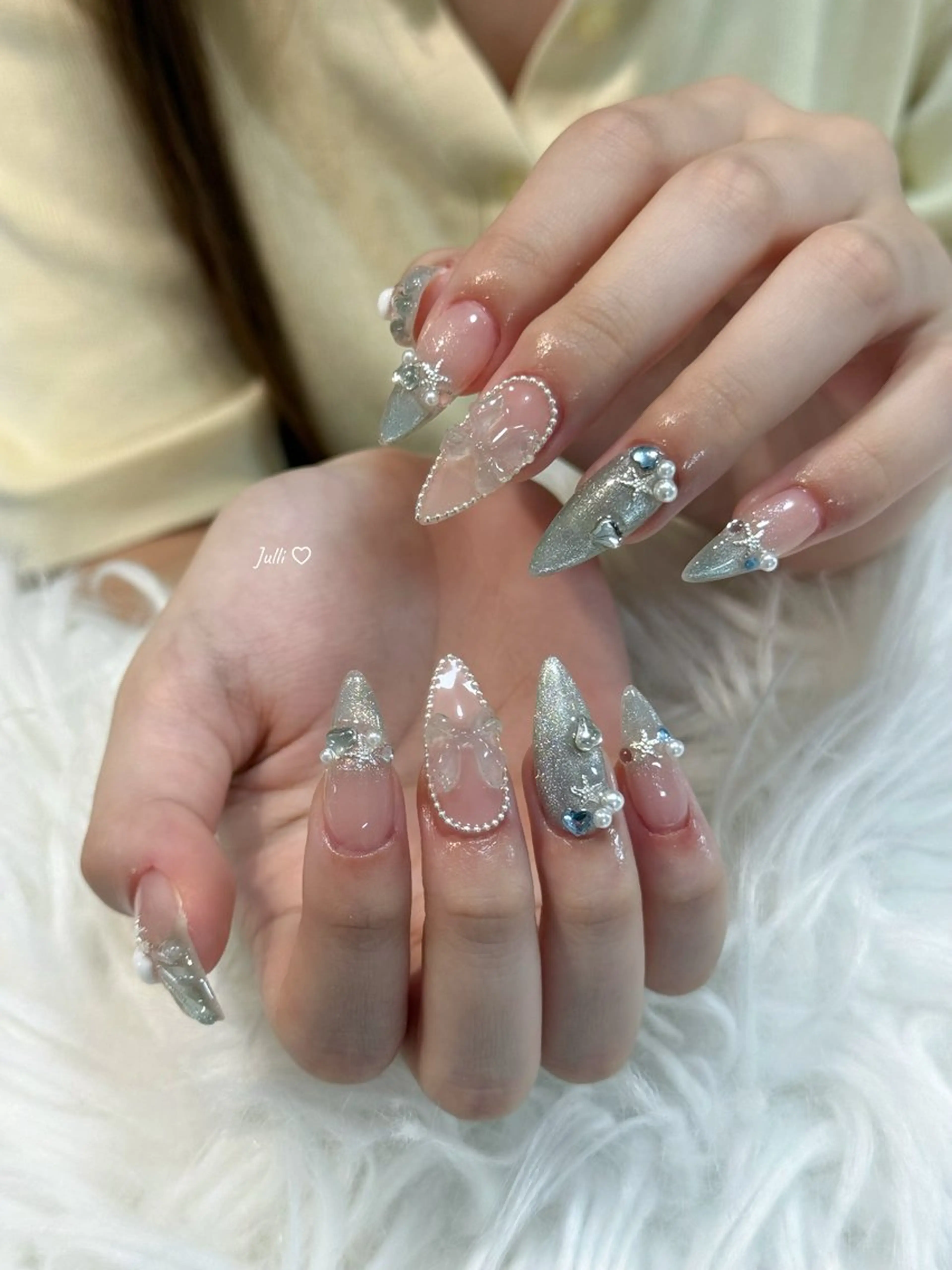 ネイル フレンチネイル ジェルネイル キラキラネイル 韓国ネイル マグネットネイル Julli NailStudioのネイルデザイン