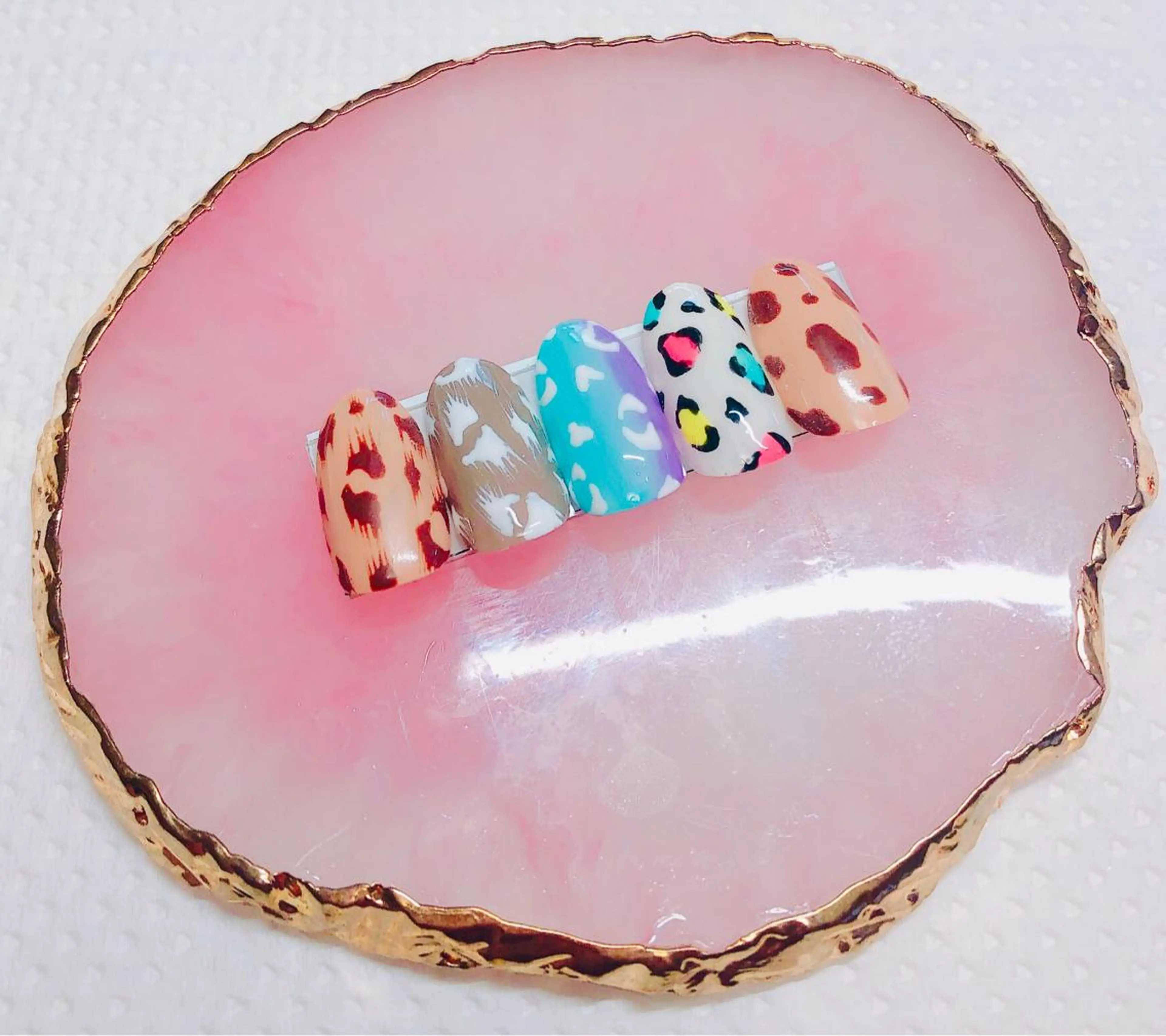 ネイル アニマル柄 CROWN プライベートサロンのネイルデザイン