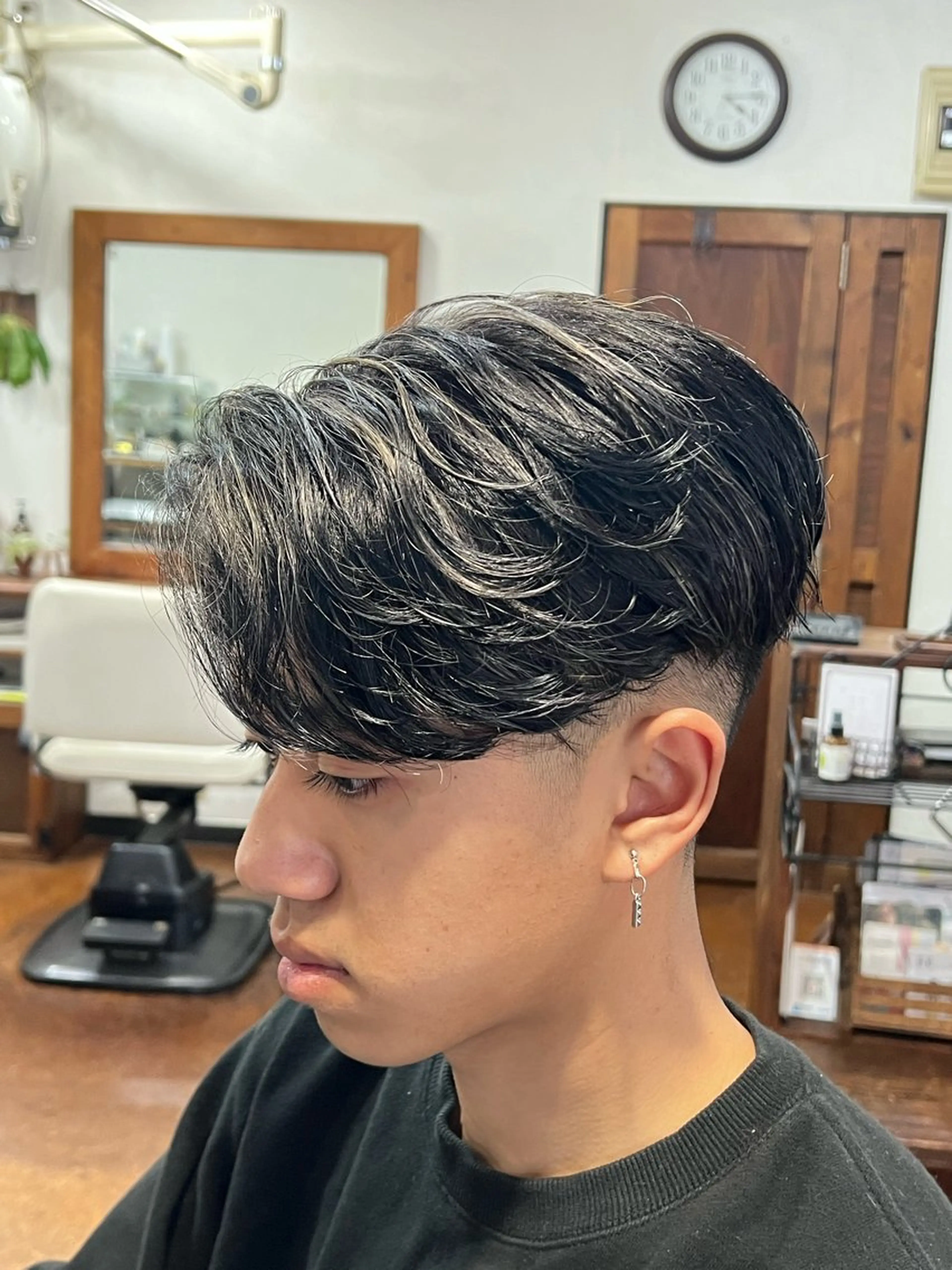 カラー メンズ メンズメッシュ ベージュカラー メッシュ ホワイトベージュ Hair salon en所属・小松崎 翔太のヘアスタイル
