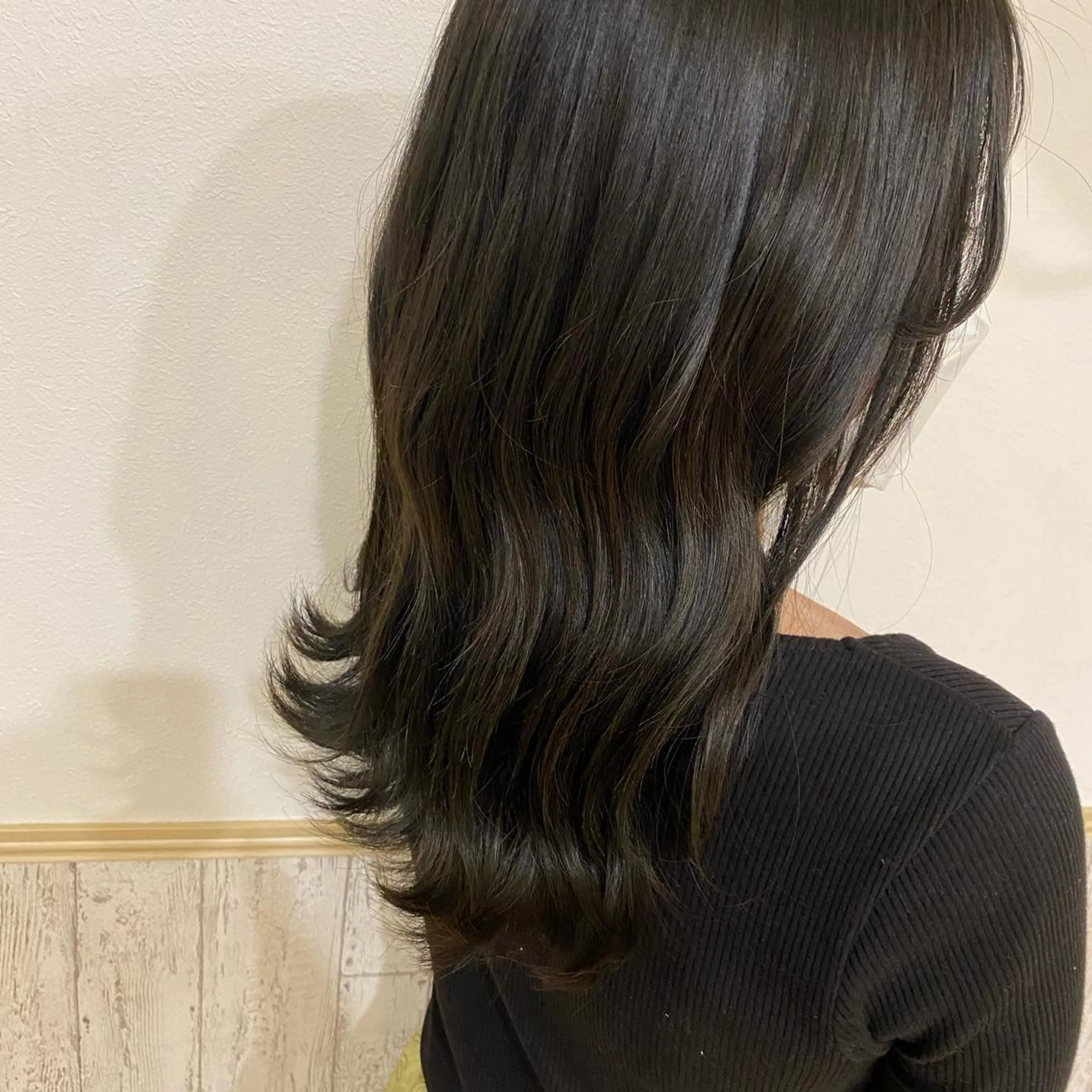 ロング カラー パーマ ヘアアレンジ 厚地 伽寧のヘアスタイル