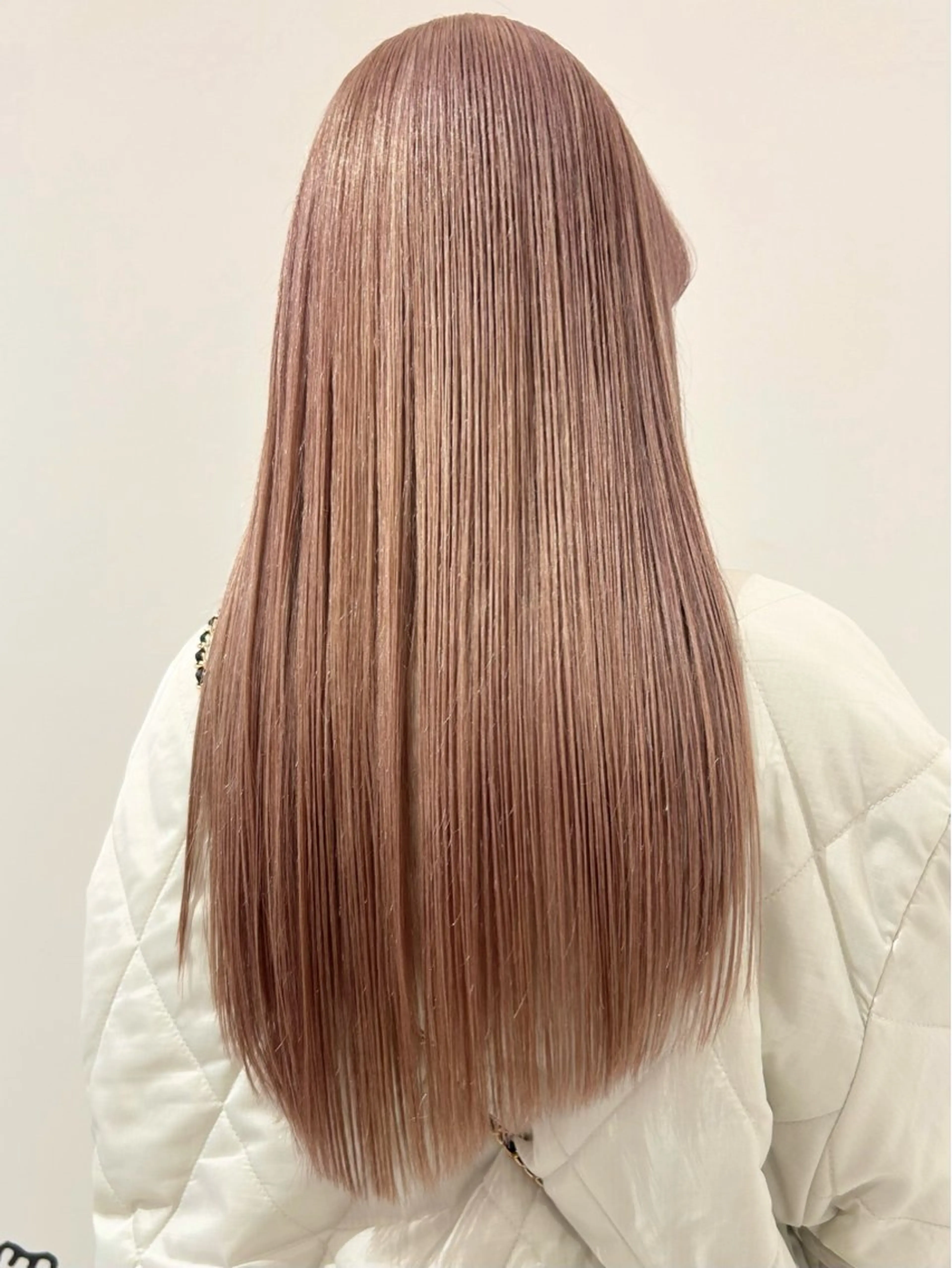 ロング カット ヘアカラー トリートメント ハイトーン/ブリーチ 似合せカット/パーマのヘアスタイル