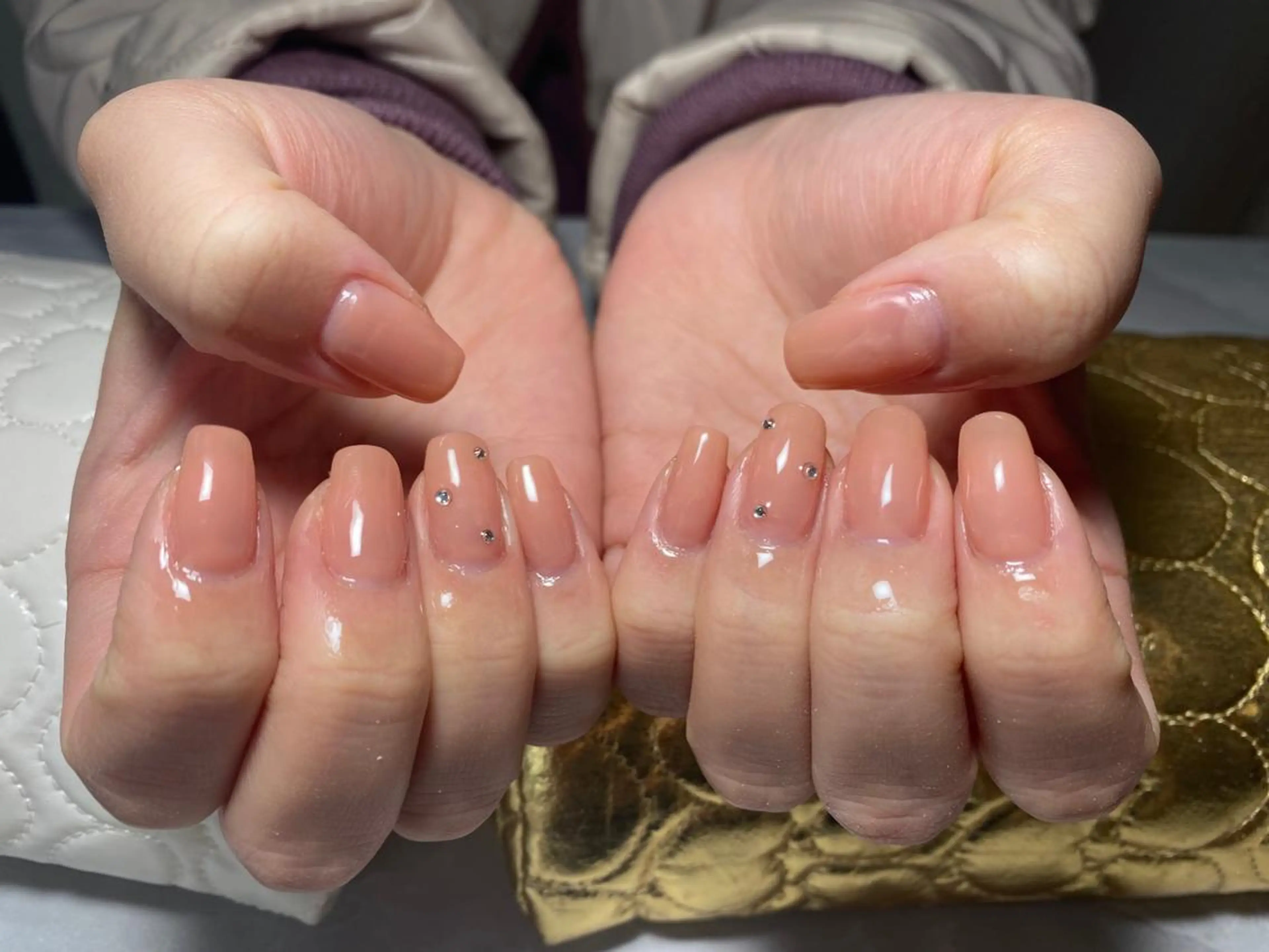 ネイル ワンカラーネイル シンプルネイル ストーンネイル nail en💅 キッズスペース有のネイルデザイン