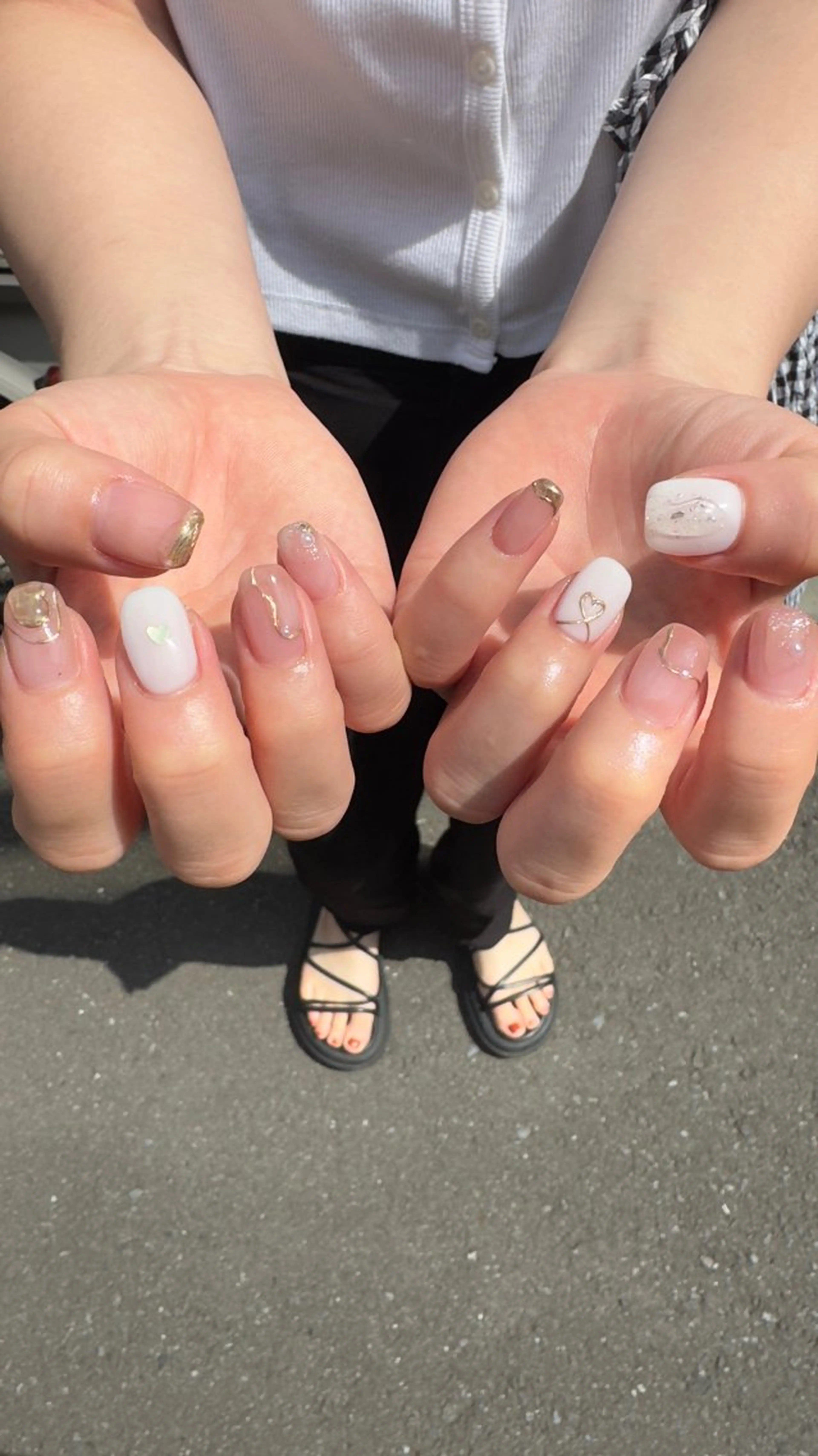 ネイル フラッシュネイル ホログラムネイル 韓国ネイル レース ラメ(グリッター) ハンドネイル MH_ Nailのネイルデザイン